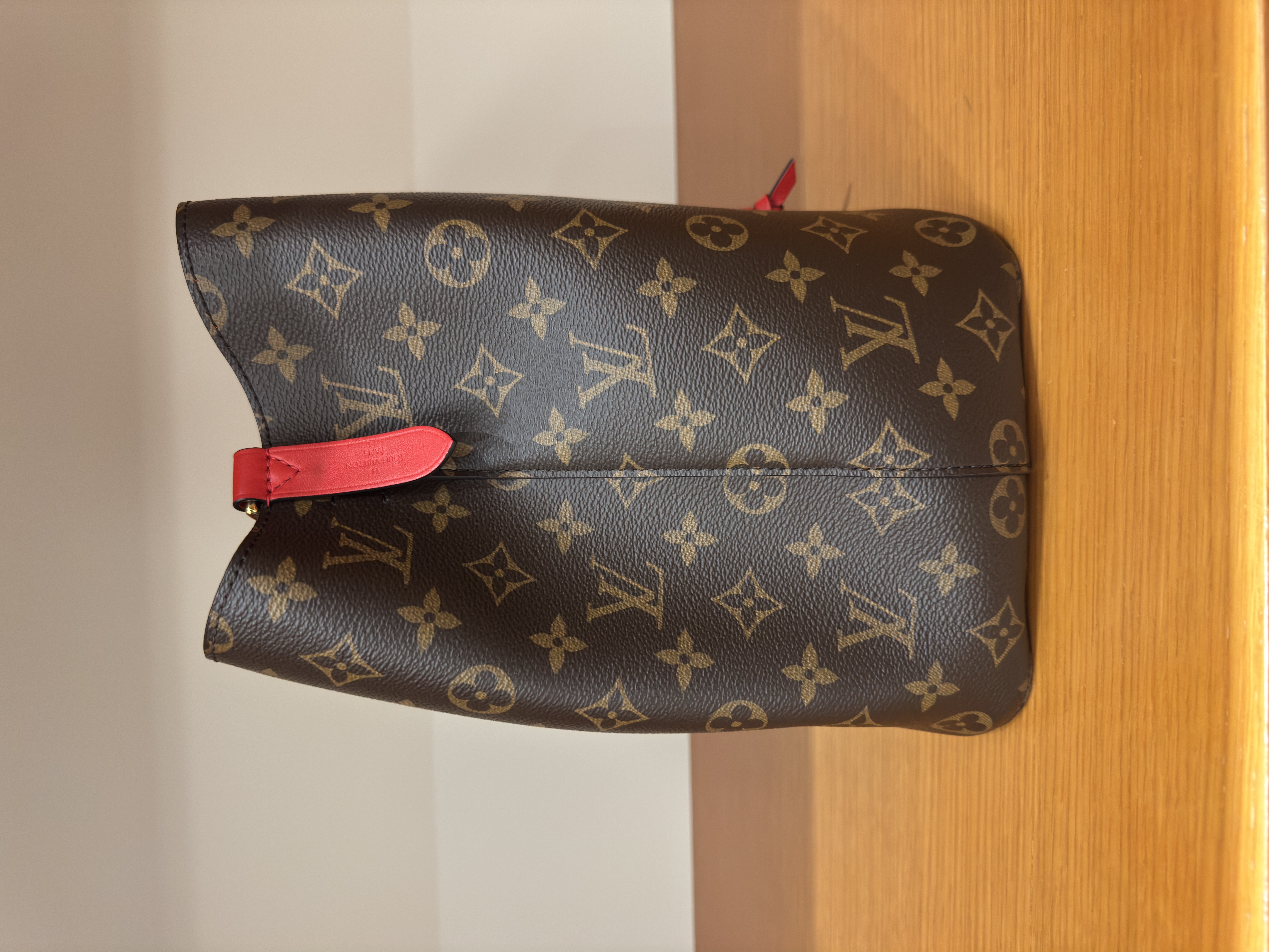 直播貨品 |  [1個-$100 2個-$300］HH23