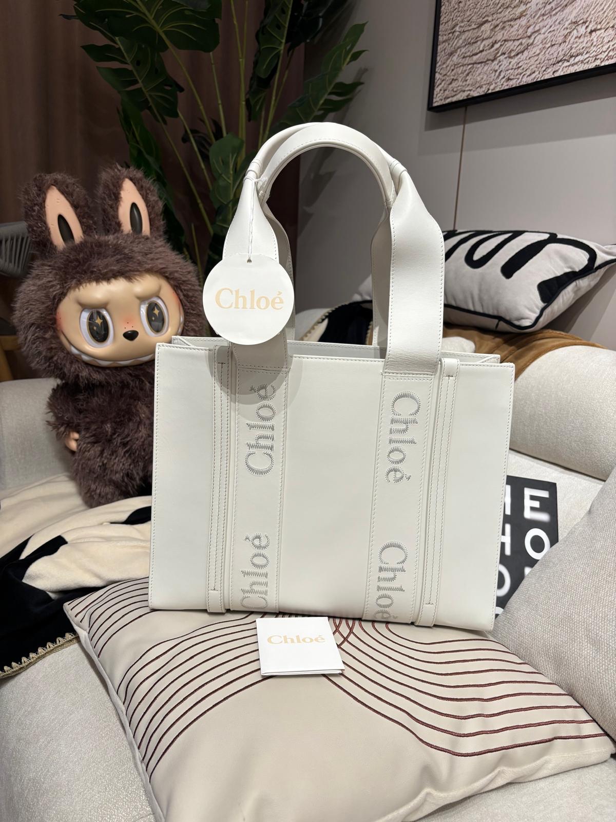 未使用品 Chloe woody medium tote calfskin  100%Authentic,Unused 未使用品 ✅tap✅dust bag 