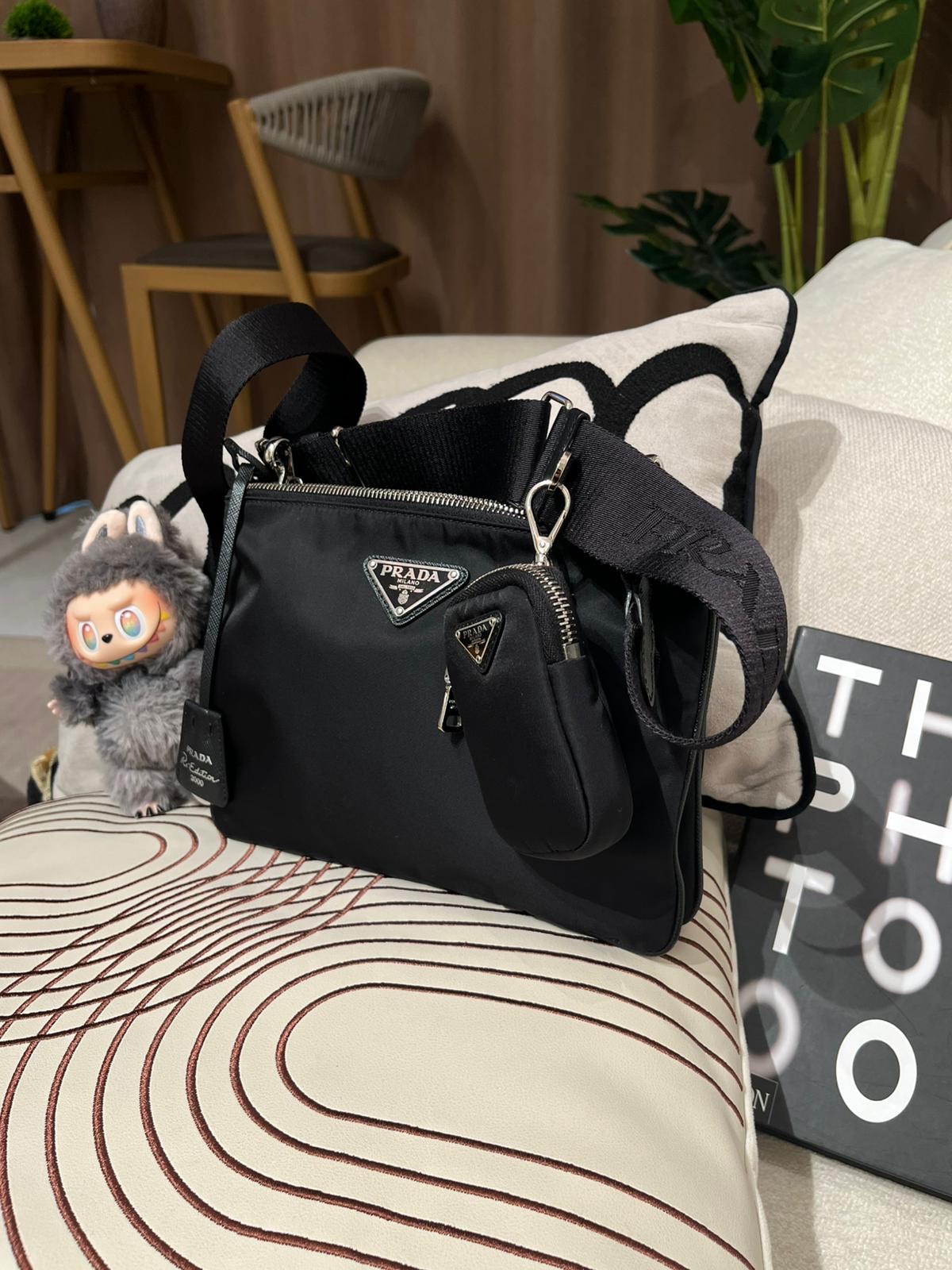 Prada re-edition re-nylon 2 way bag 100%Authentic,98%new ✅coin bag✅dust bag