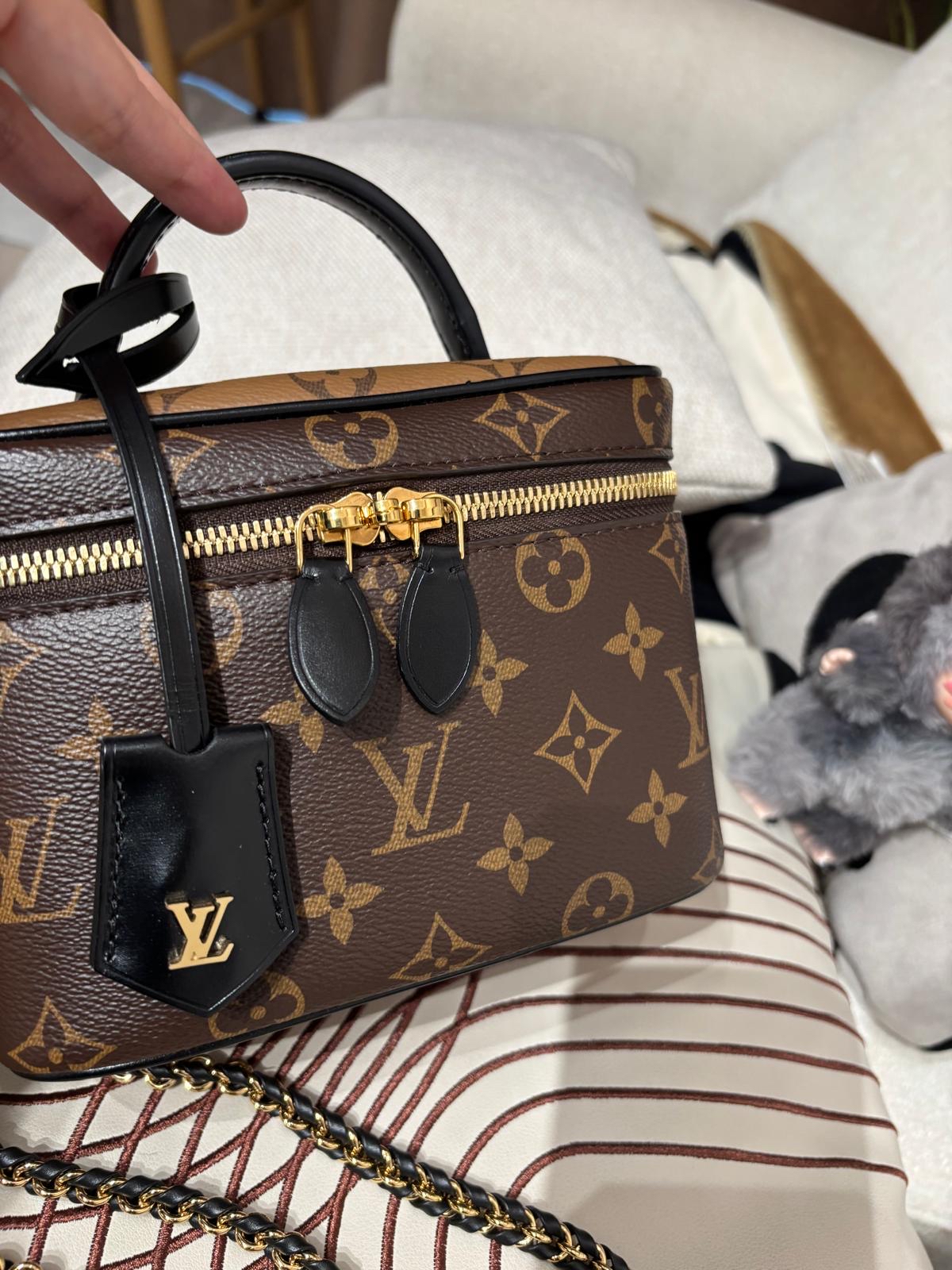 Lv vanity pm M45165 Reverse 2way bag  100%Authentic ,98%new  ✅key lock ✅dust bag