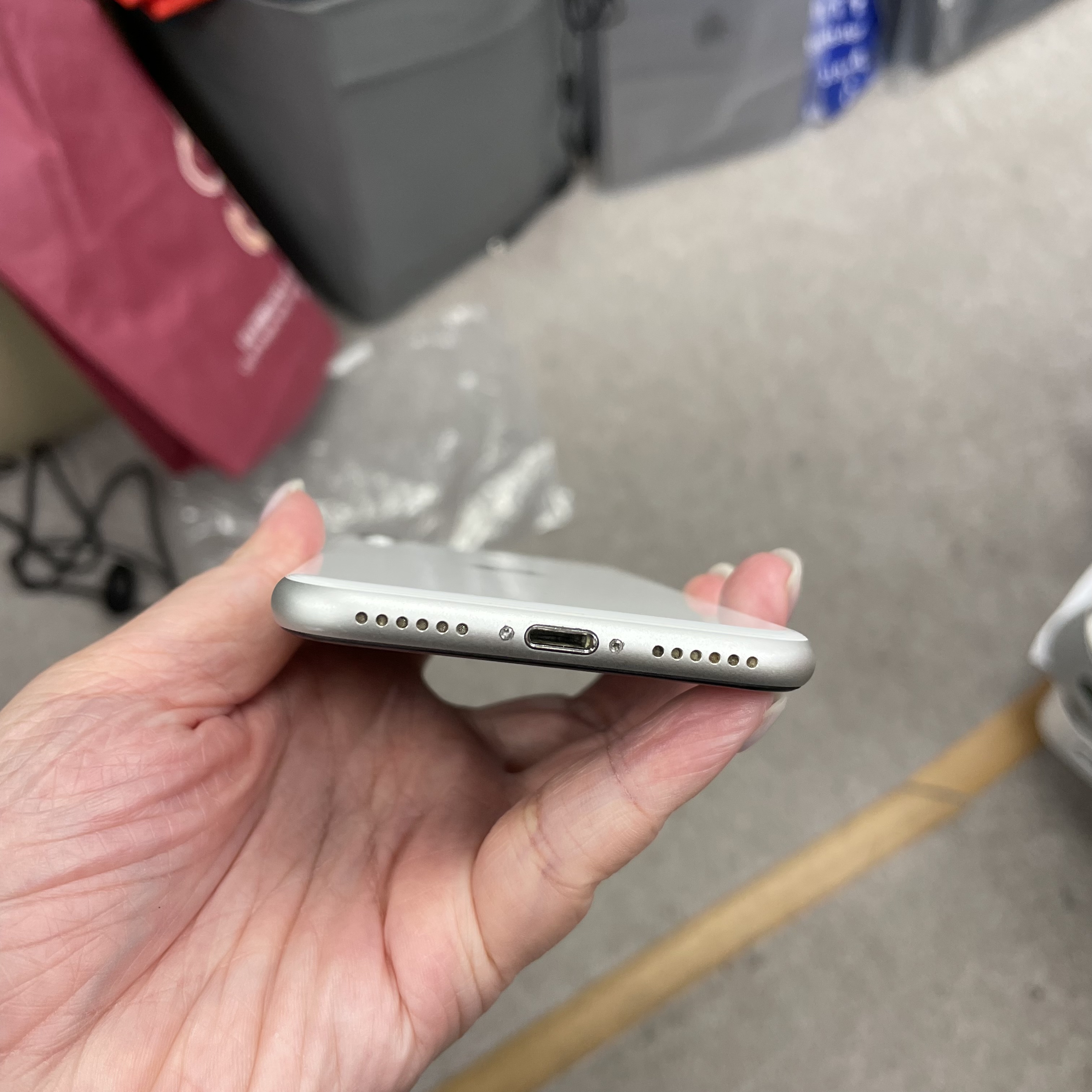 *6634 SE2 勁靚機 64GB 電72 白色 white