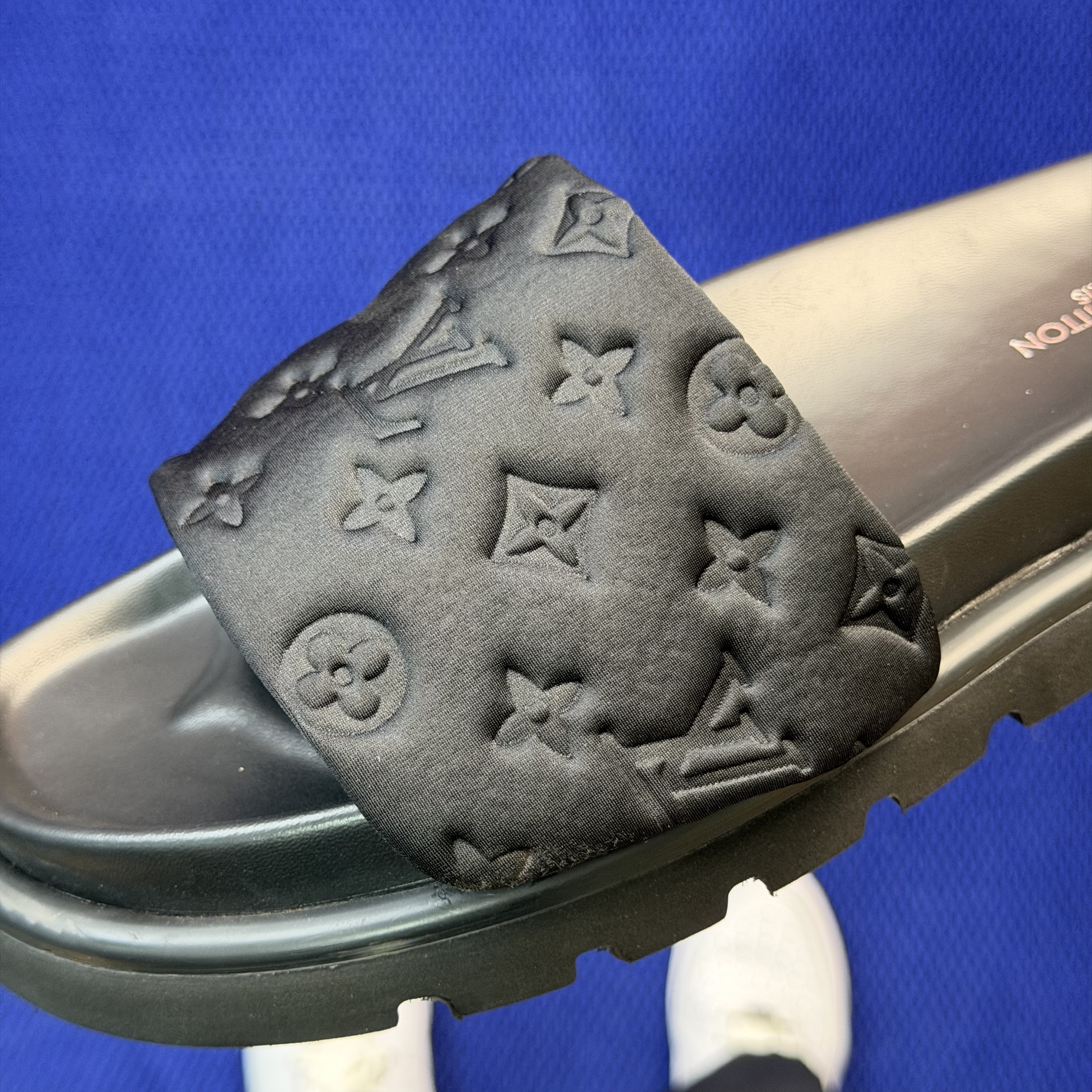 Louis Vuitton LV Pool Pillow Comfort Mule