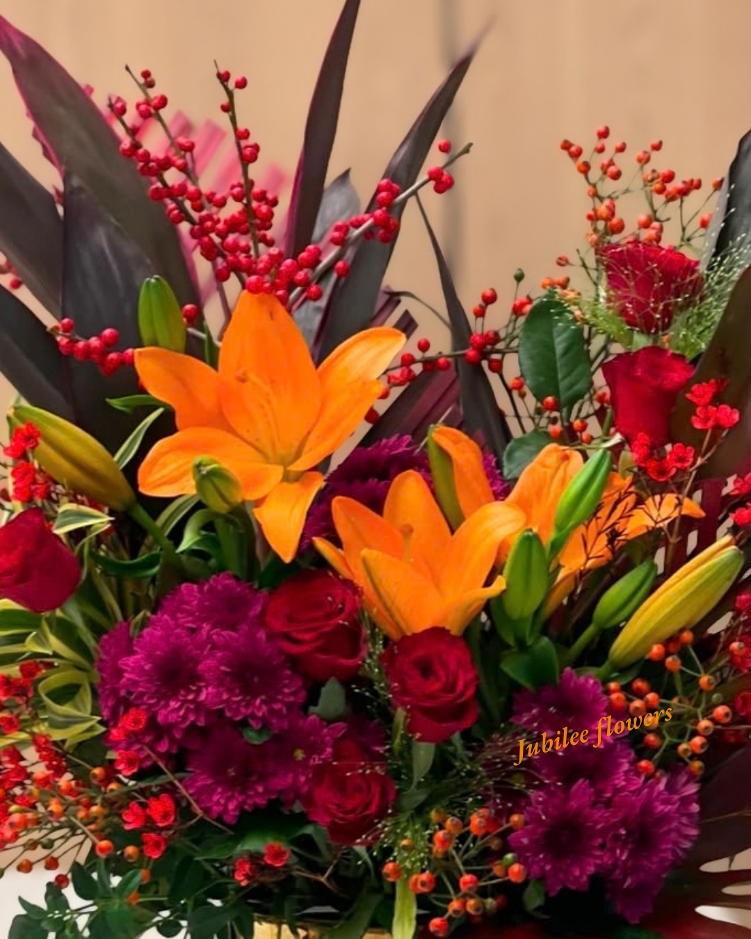 橙百合・紅玫瑰抱抱桶