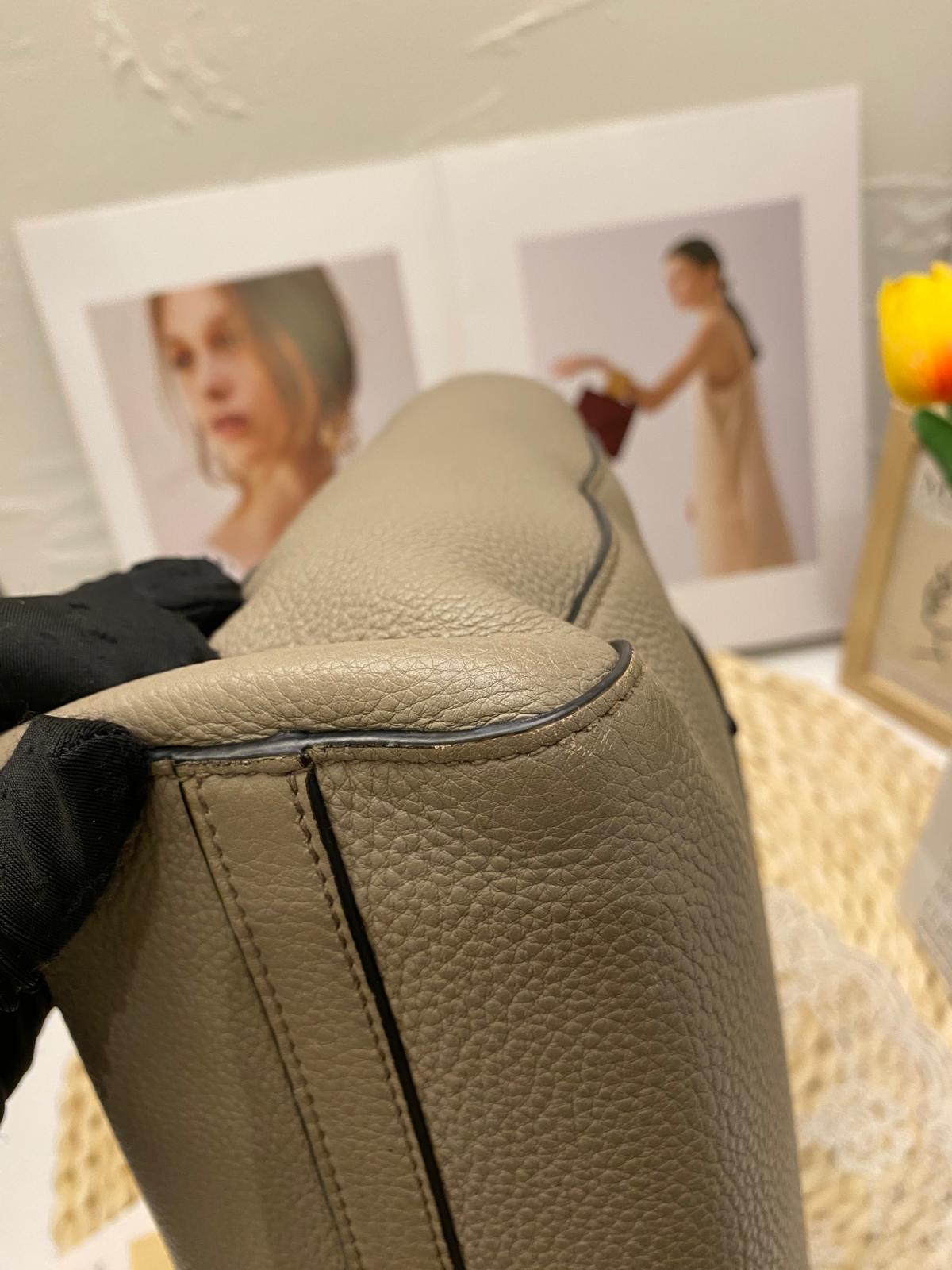 Prada Vitello Daino Tote Bag(Argilla)