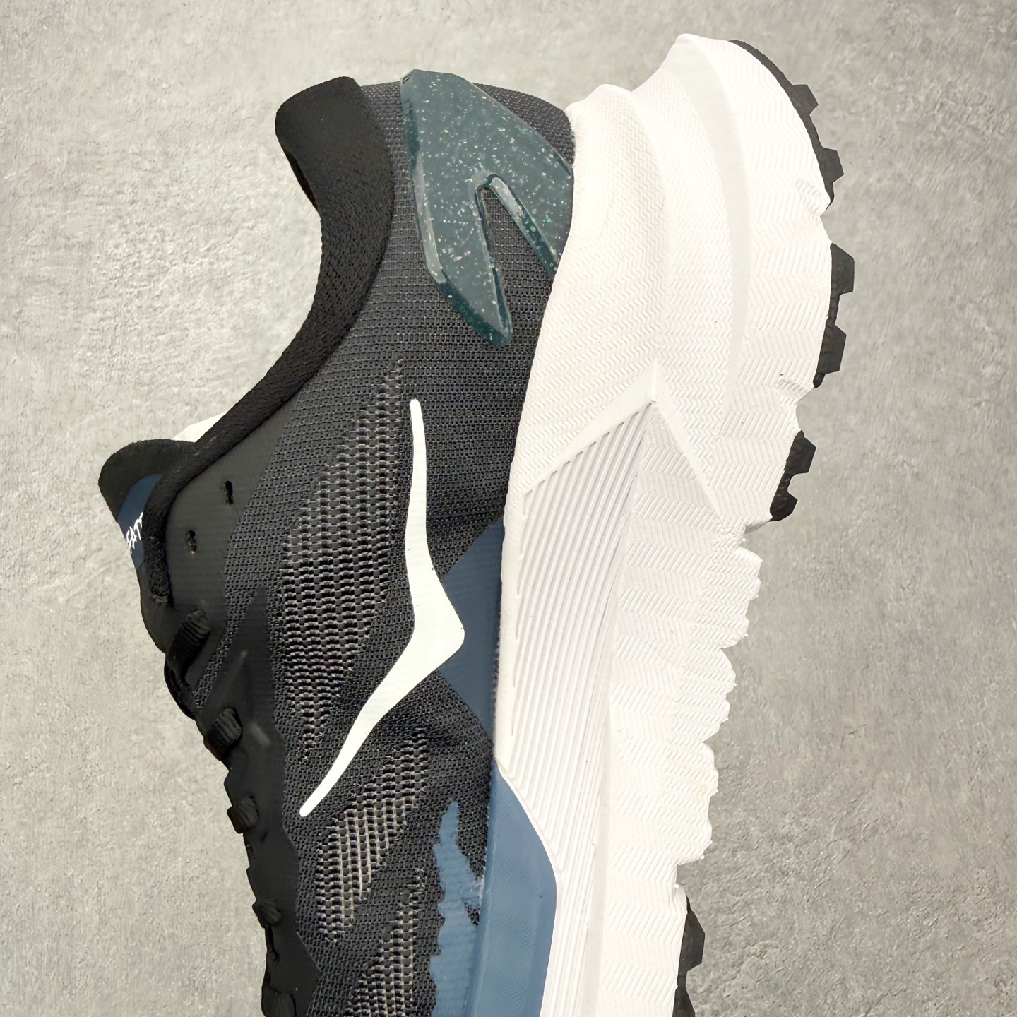 Hoka One One Mafate X