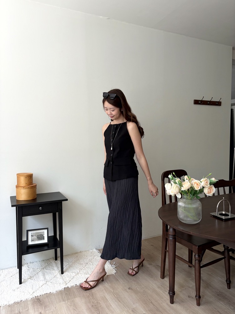 French Muse Vest Dress (Black)