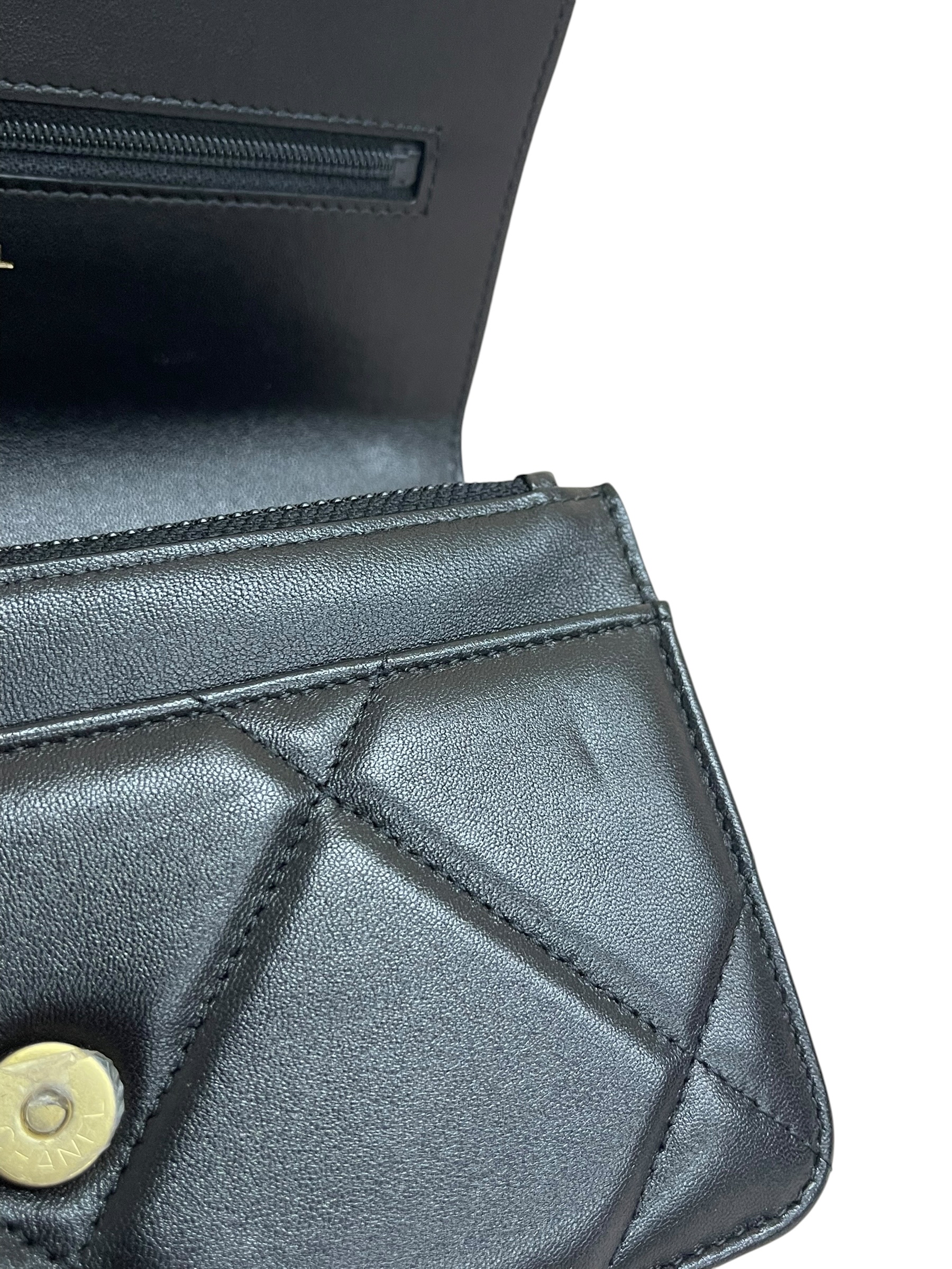Pre-owned Chanel 19 WOC/ Product Code: 26060809