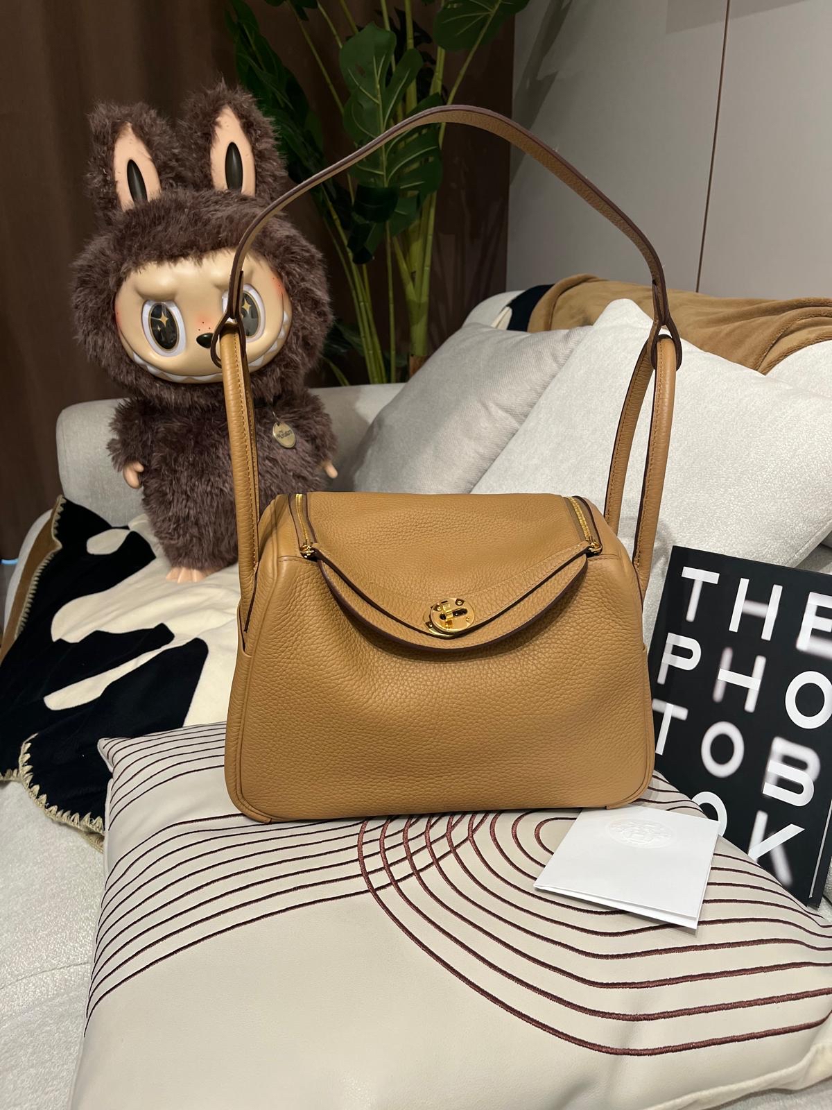 Hermes Lindy 26,餅乾金扣,STAMP Z  TC粒粒牛皮 100%Authentic ,98%new ✅收據✅dust bag✅box 