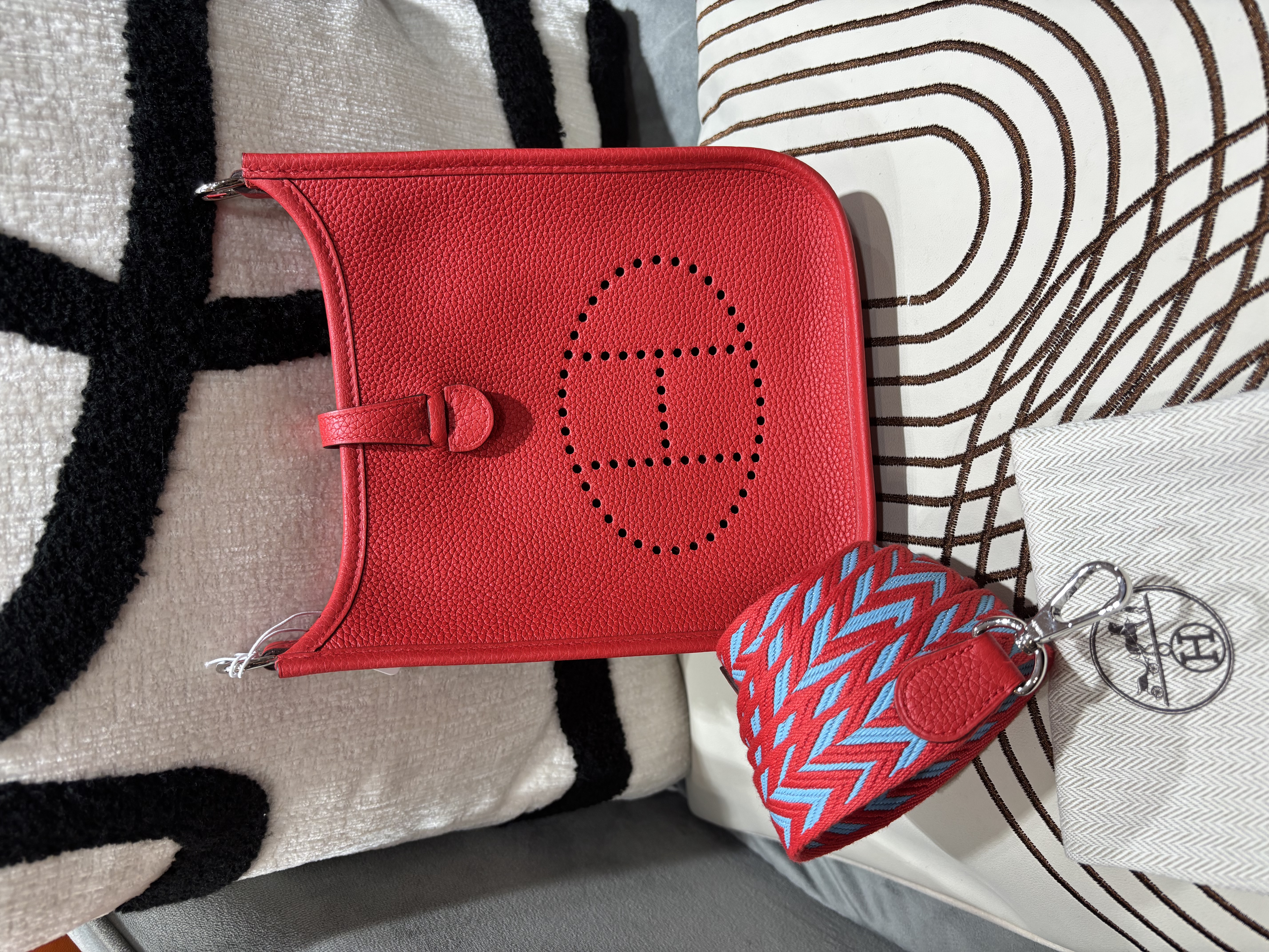 Hermes mini evelyne STAMP D 心紅100%Authentic, 98%New✅box 💎快閃優惠價💎