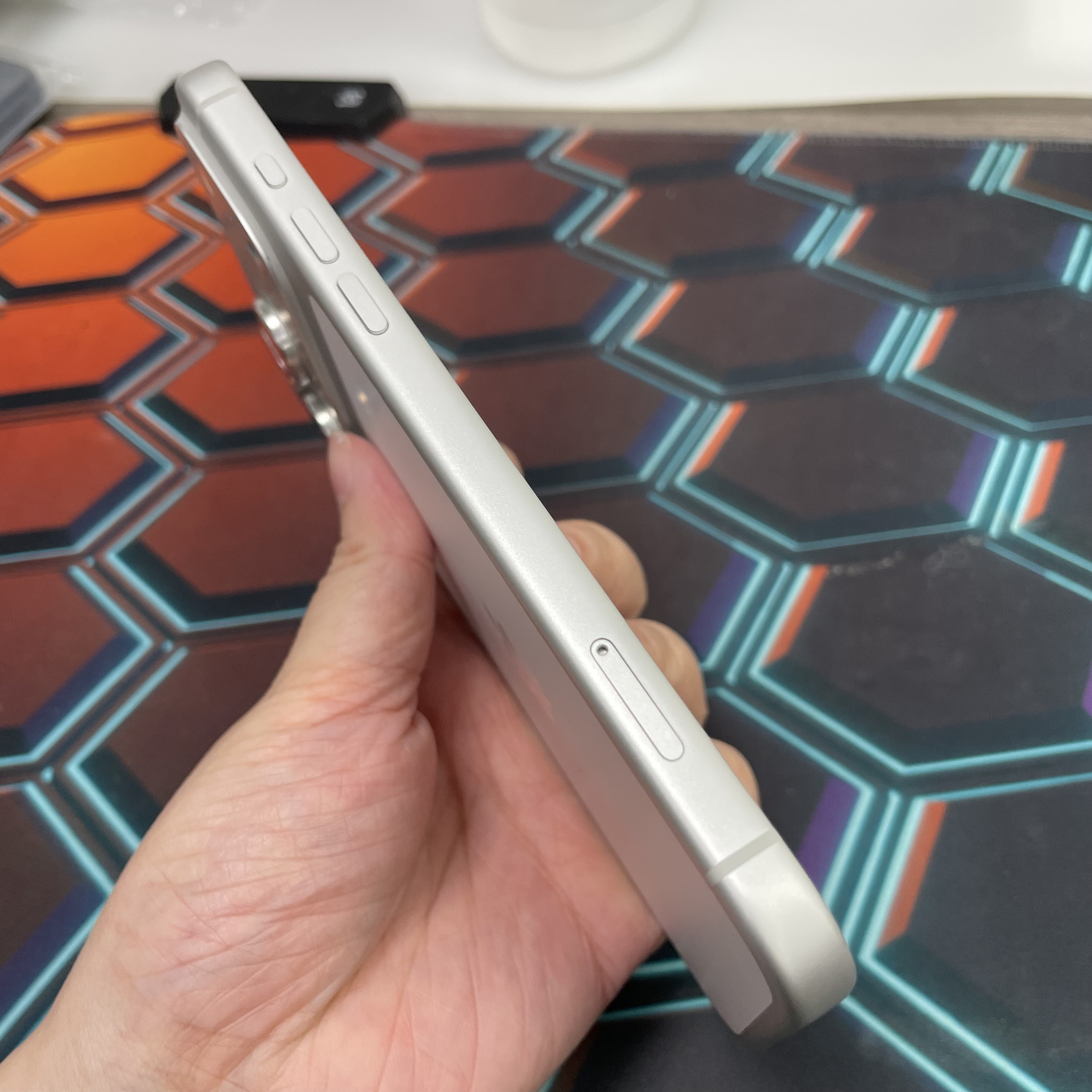 *8054 17 pro max 256GB 完美機 電100 銀色 sliver