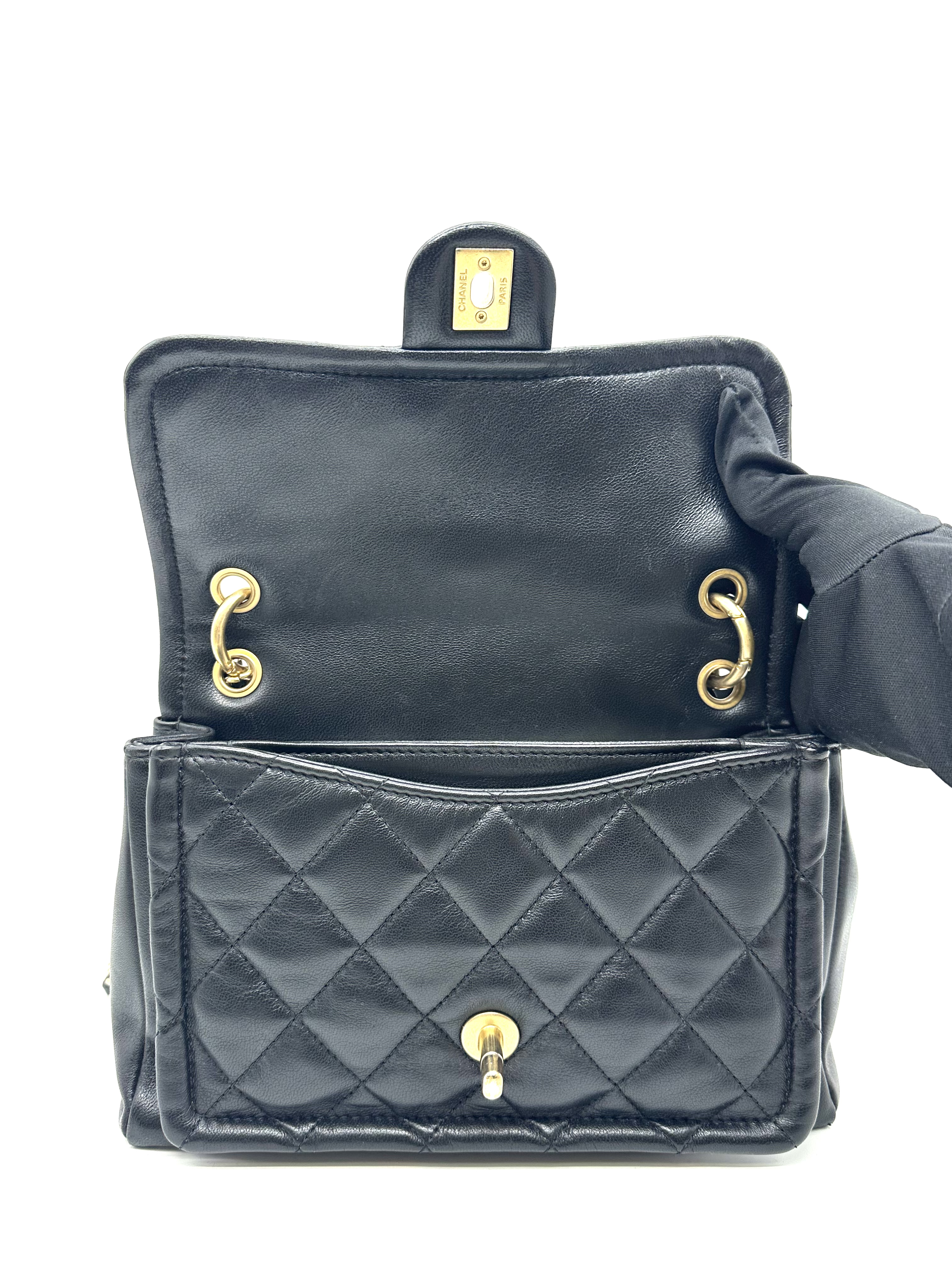 Pre-Owned CHANEL Matelassé Coco Mark chain crossbody shoulder bag / Product Code: 26041516