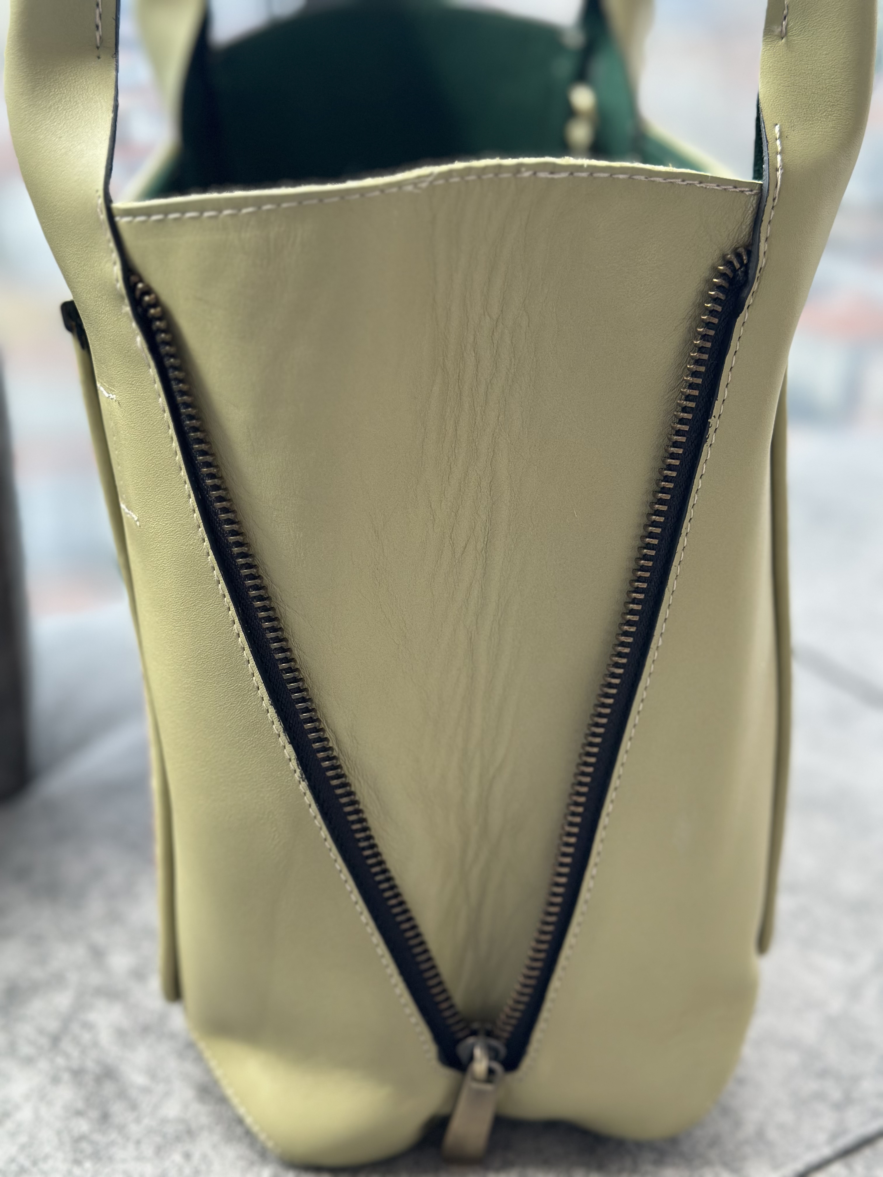 K9 土耳其真皮地氈手袋（牛油果）