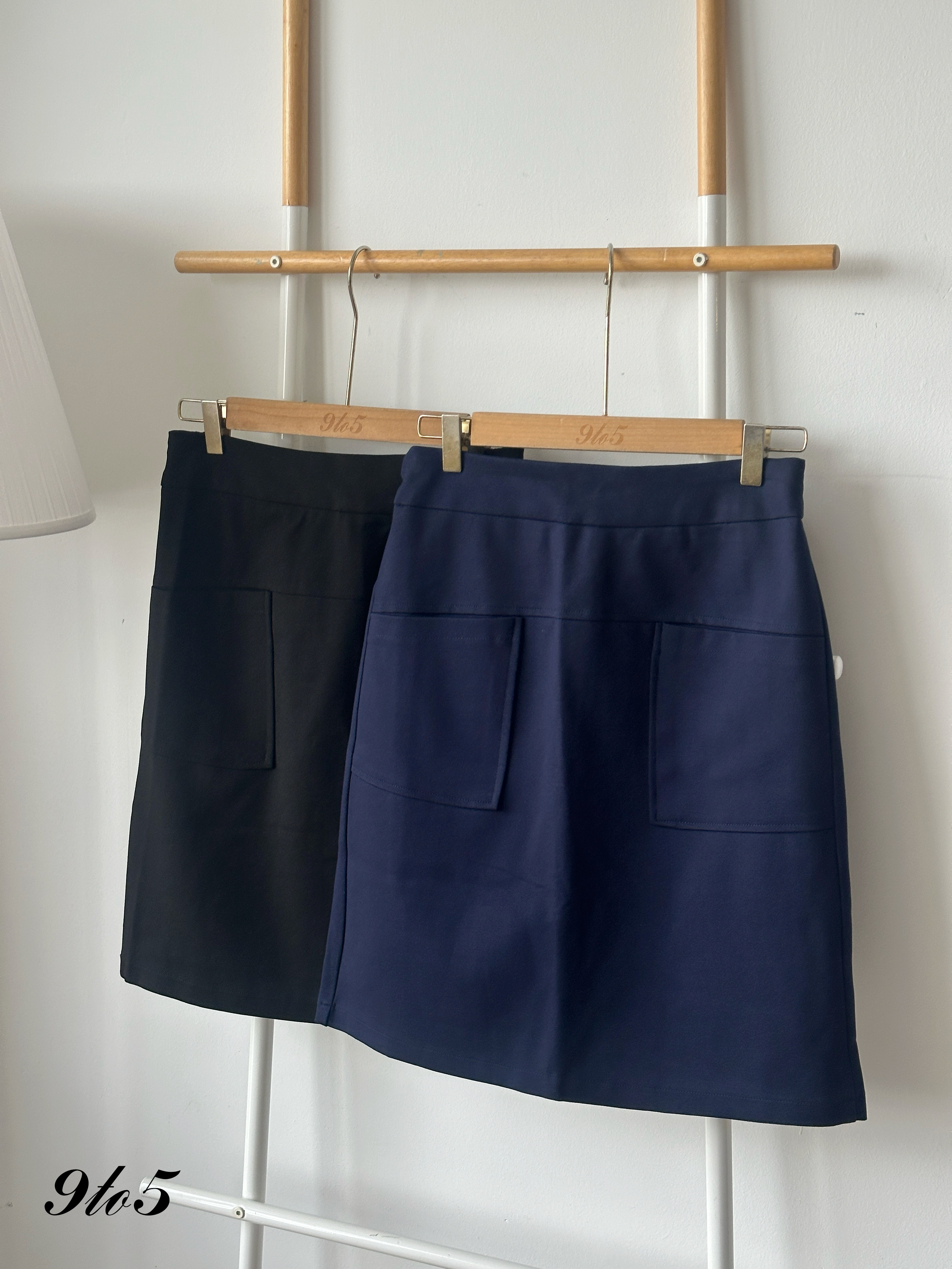 S1889 A Line Mid Skirt - Black & Blue