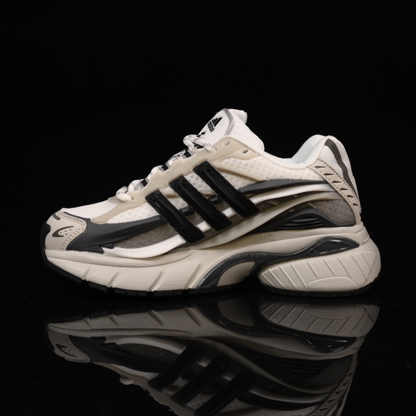 Pharrell Williams x Adidas Adistar Jellyfish 