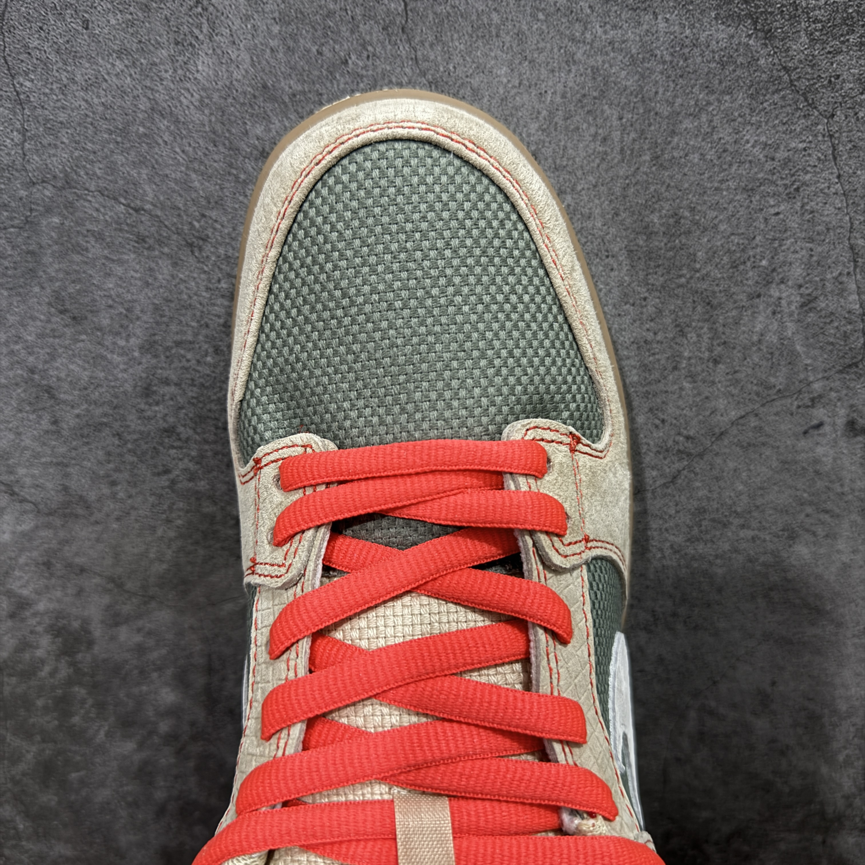 Nike SB Dunk Low Pro "Som Tum" IB6206-701