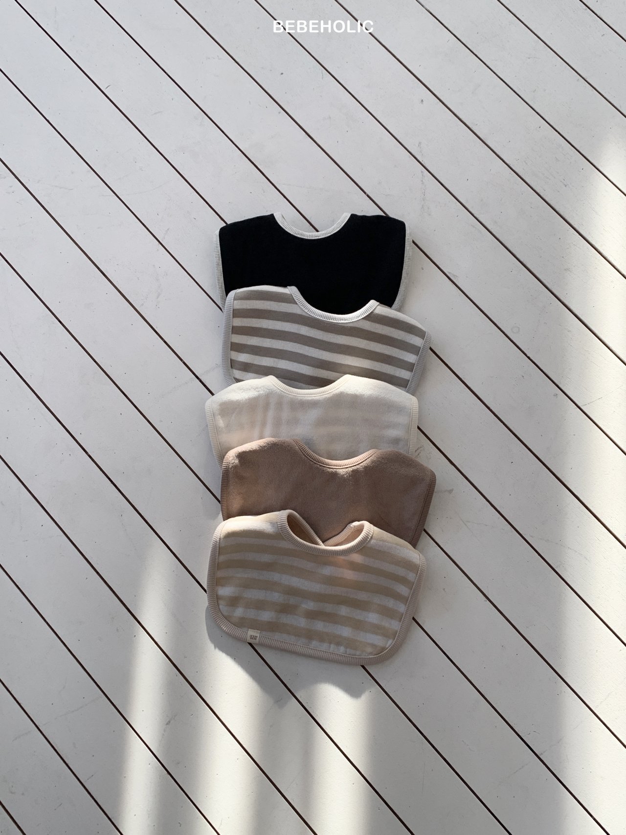 🌸預訂 韓國直送🌸🇰🇷BEBEHOLIC五色標籤條紋純色雙面毛圈口水圍兜