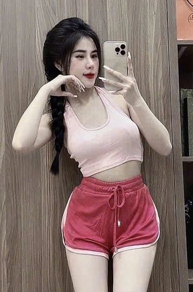 時尚V領寬鬆上衣搭配短褲三件套