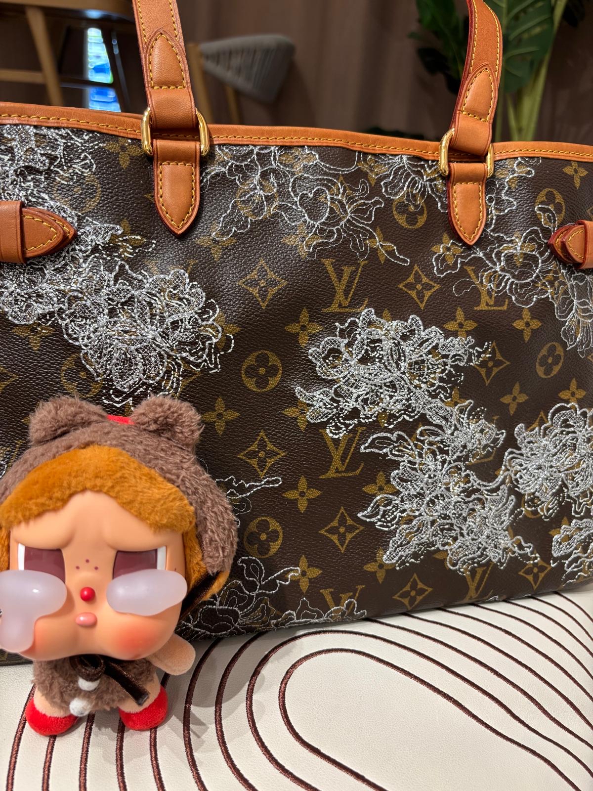 Lv Dentelle Batignolles Horizontal Tote M95400 Louis Vuitton 2007 限量繡花典藏款 100%Authentic, 95%New✅tap booklet✅dust bag