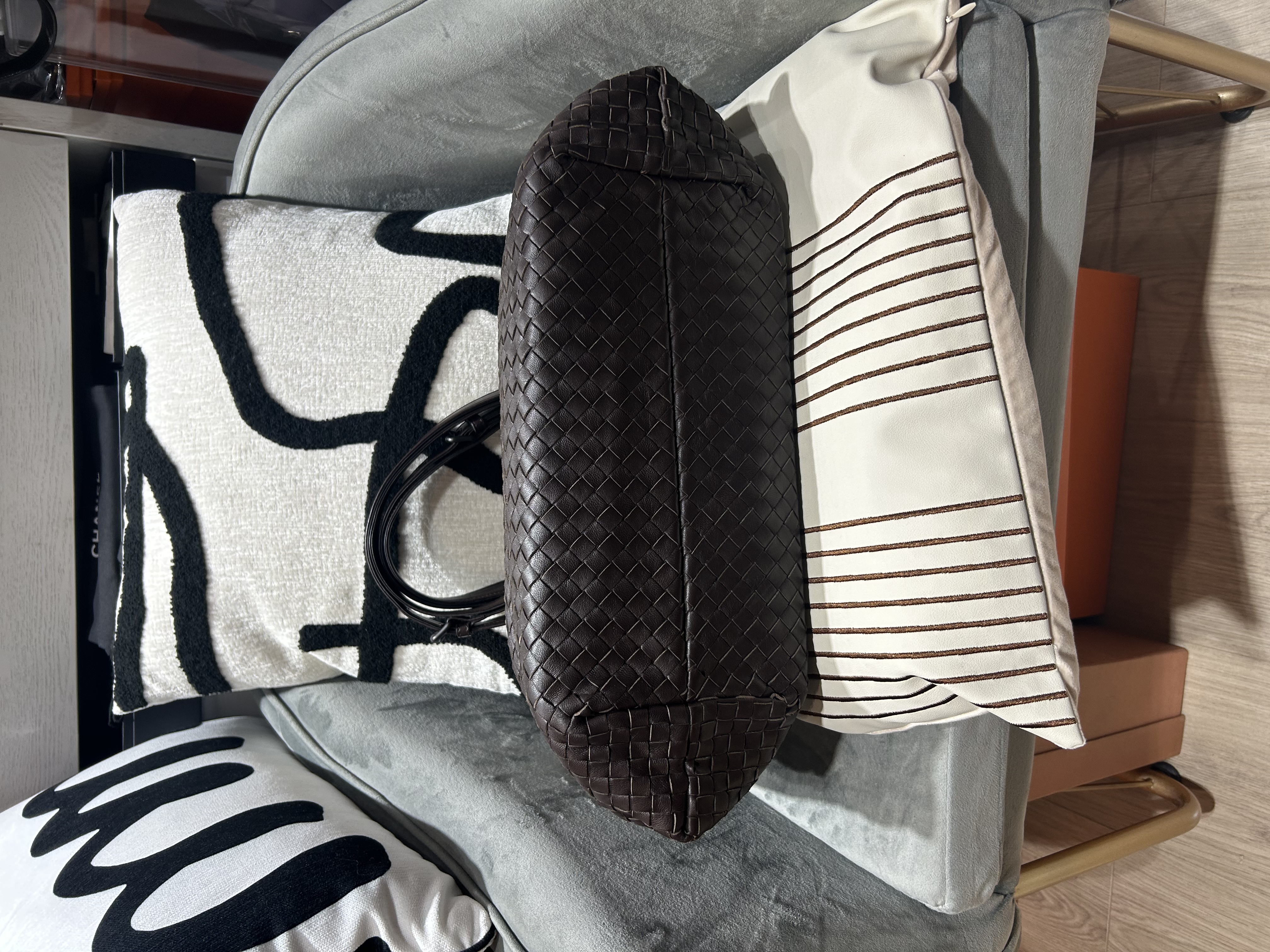 Bottega Veneta BV Intreccio Shoulder Bag Brown 100%Authentic, 95%New