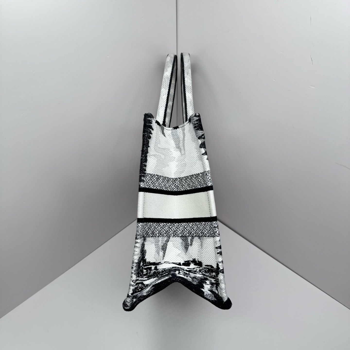 Pre-Owned Dior Booktote / Product Code: 26040718