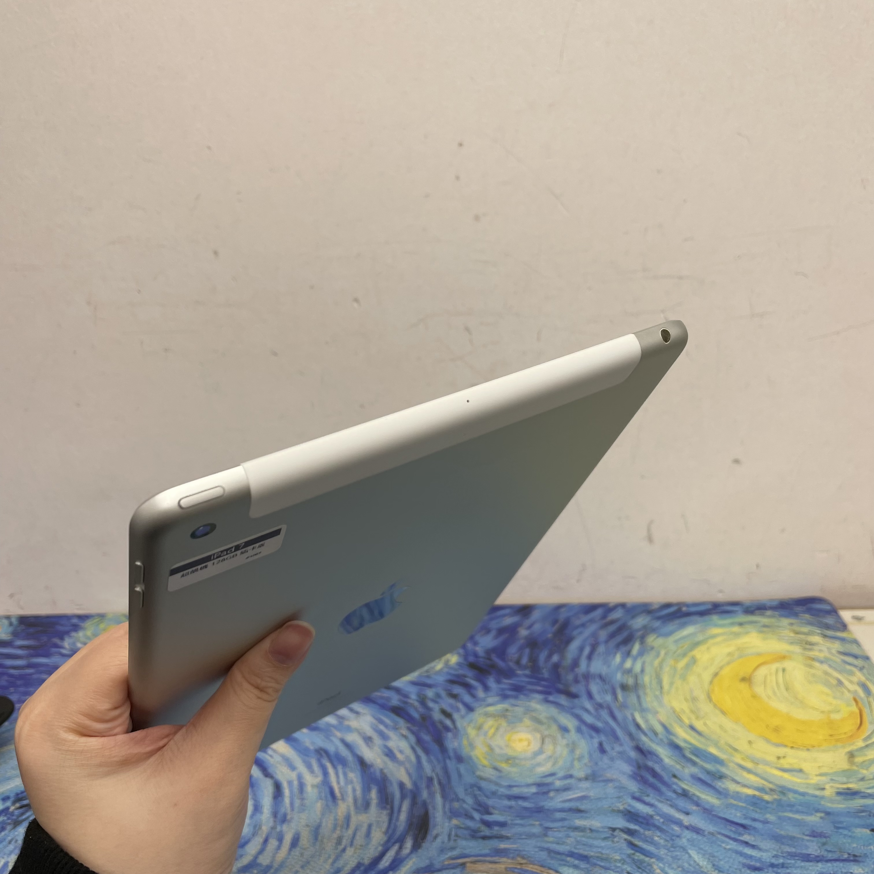 *4089 iPad 7 超靚機 128GB 插卡版 128GB 銀色 sliver