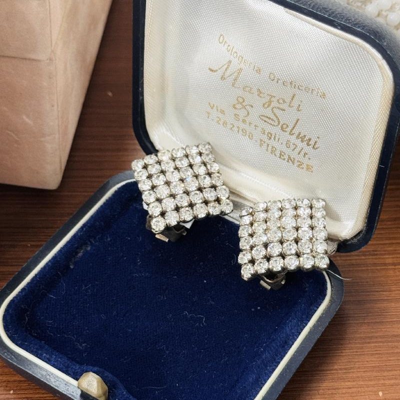 Vintage Czechoslovakian Mid-Century Rhinestone Sparkling Clip Earrings (NZ015-3)