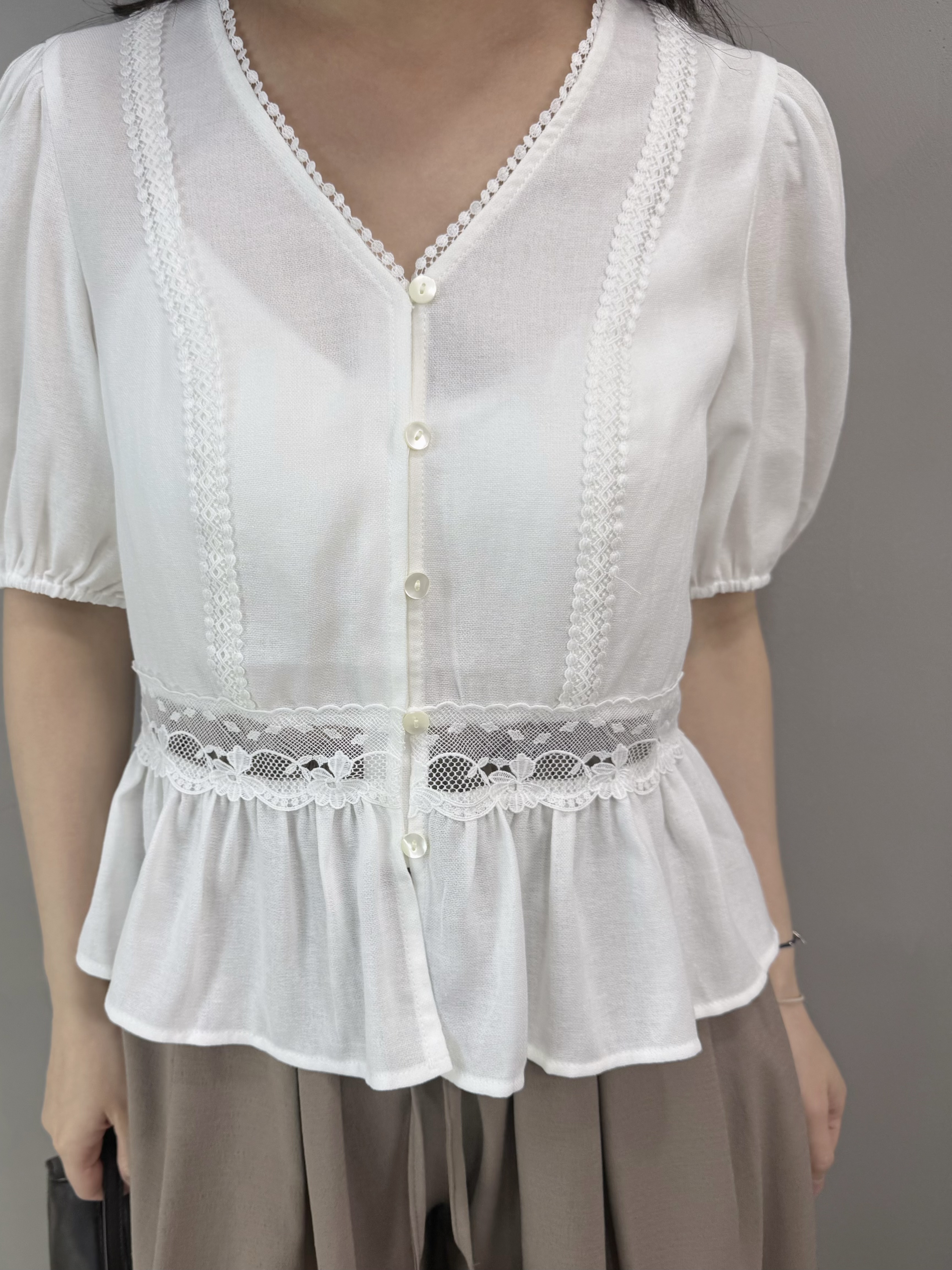 Z74 通花邊ruffle Top