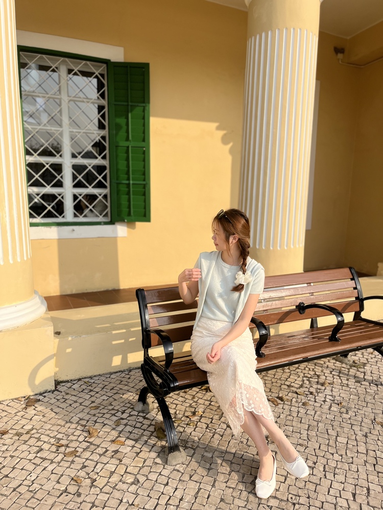 Blossom Embroidery Skirt (Cream)