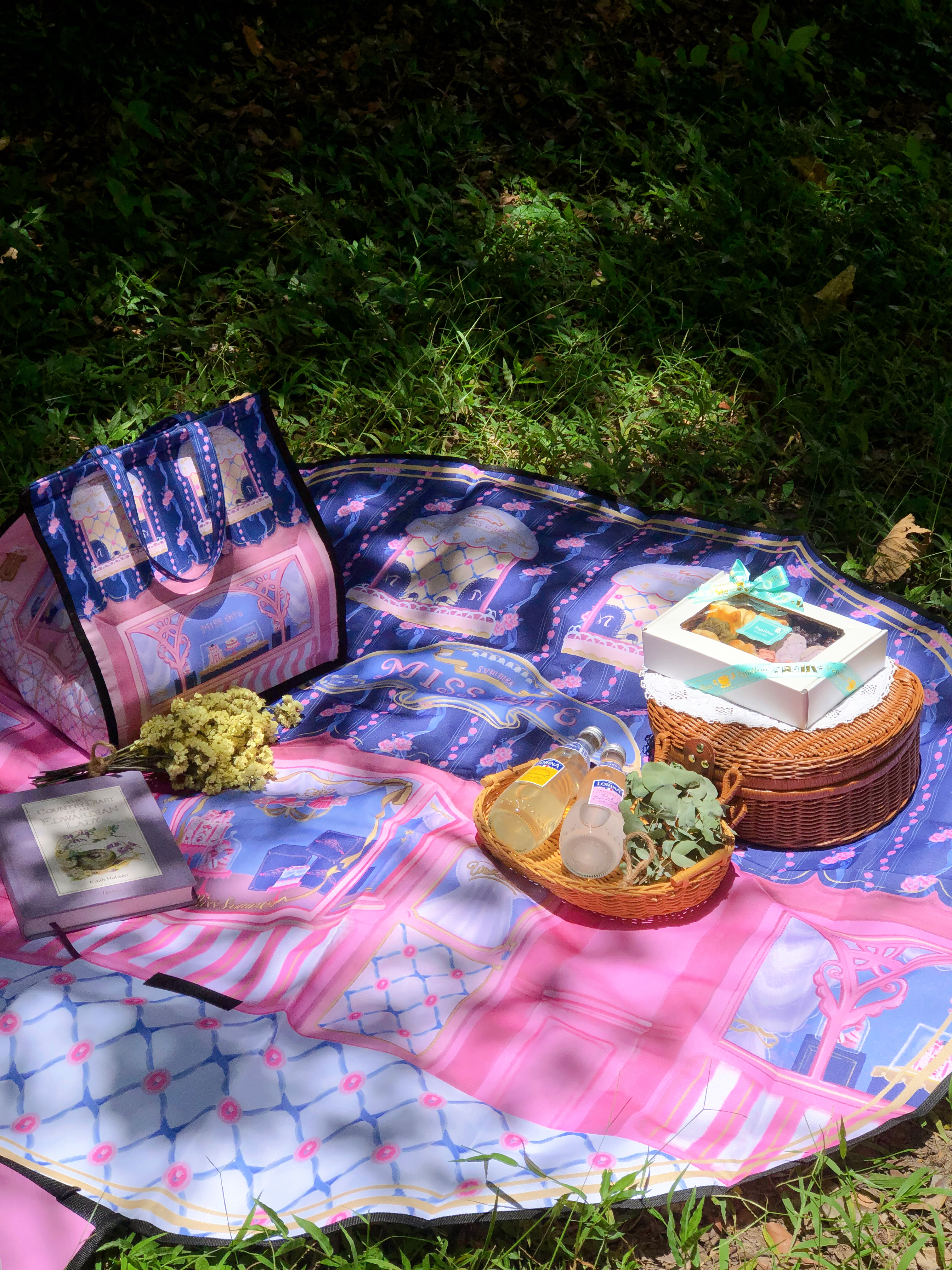 Miss Summer {Sweet shop} 野餐墊 + 保冷袋