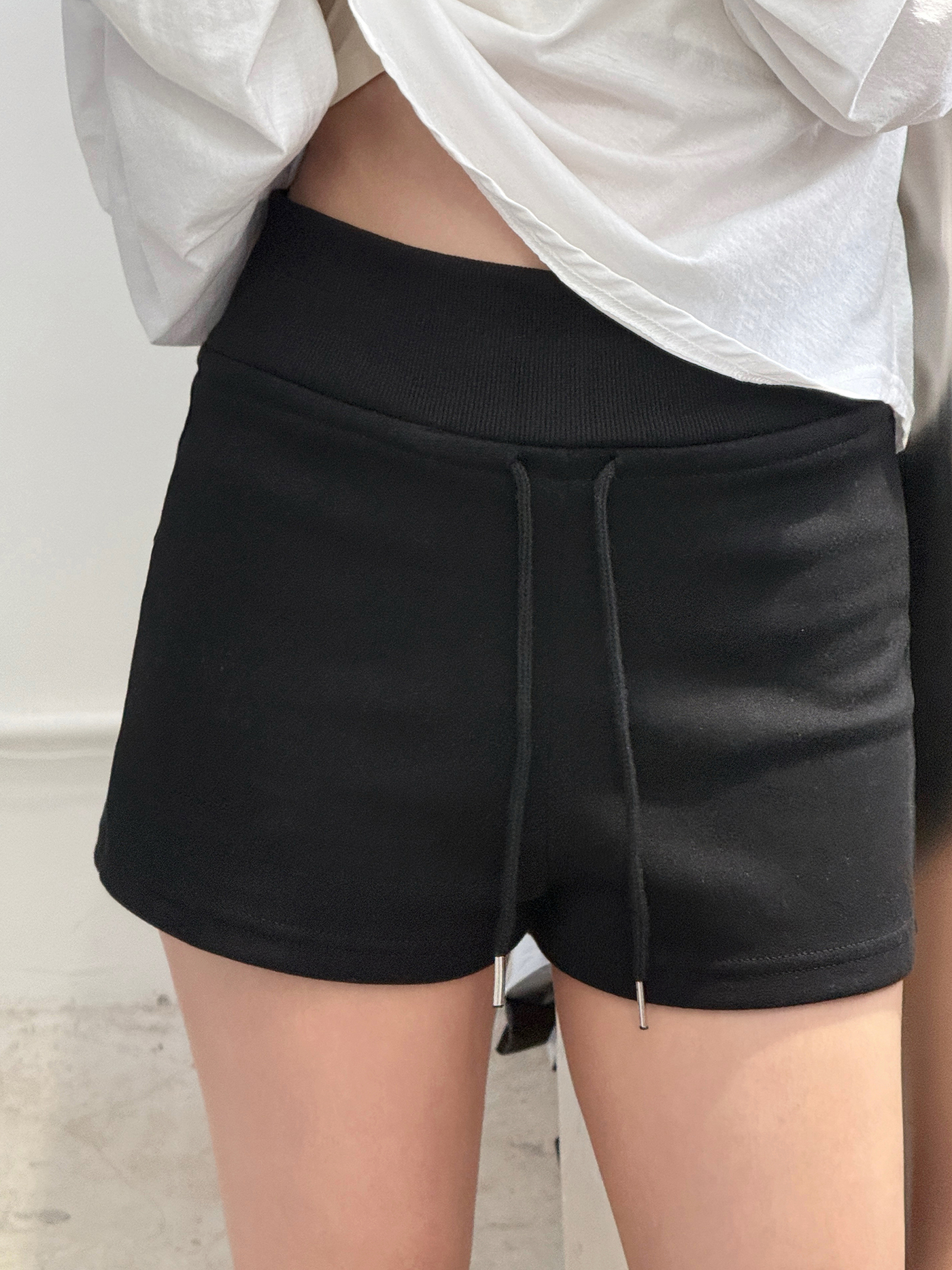 𝐂𝐚𝐬𝐮𝐚𝐥 𝐫𝐢𝐛𝐛𝐞𝐝 𝐬𝐰𝐞𝐚𝐭 𝐬𝐡𝐨𝐫𝐭𝐬