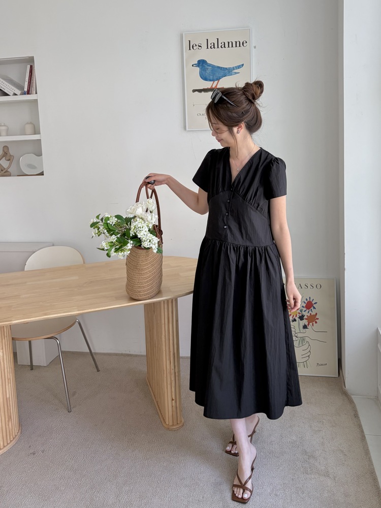 Airy Button Front Long Dress (Black)