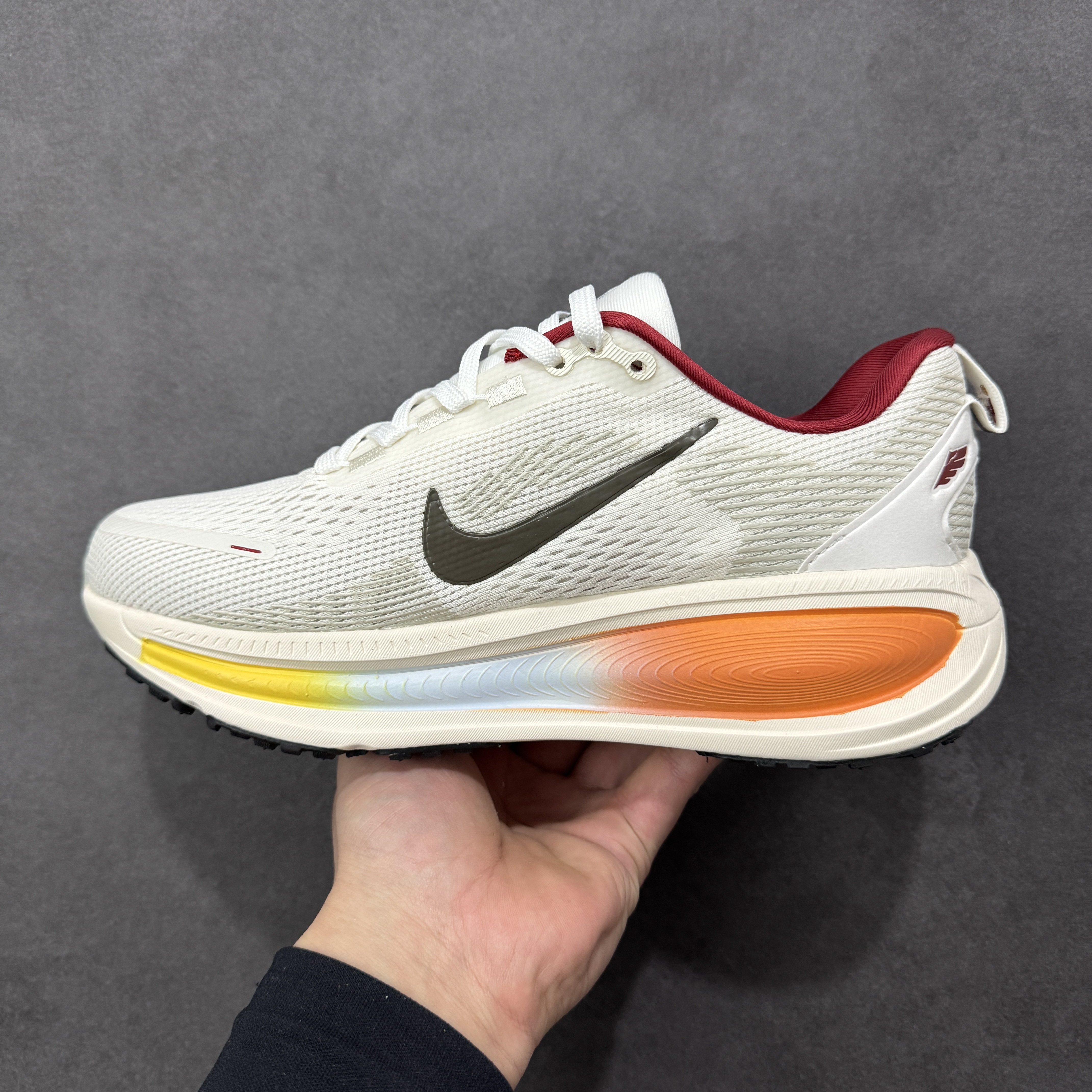 Nike Vomero 18Year of the Horse IQ1131-120