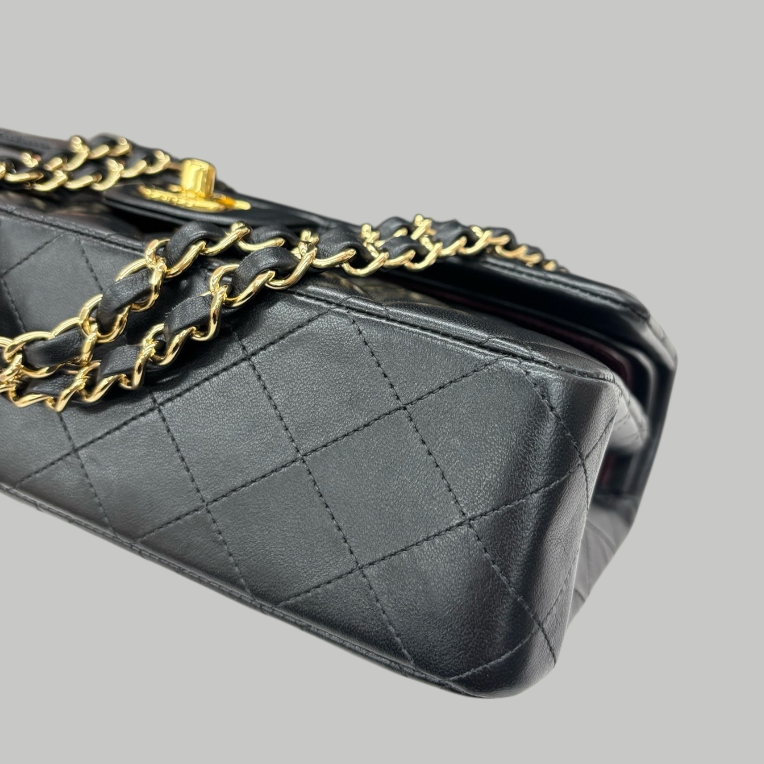 Chanel Lambskin CF25 羊皮金扣