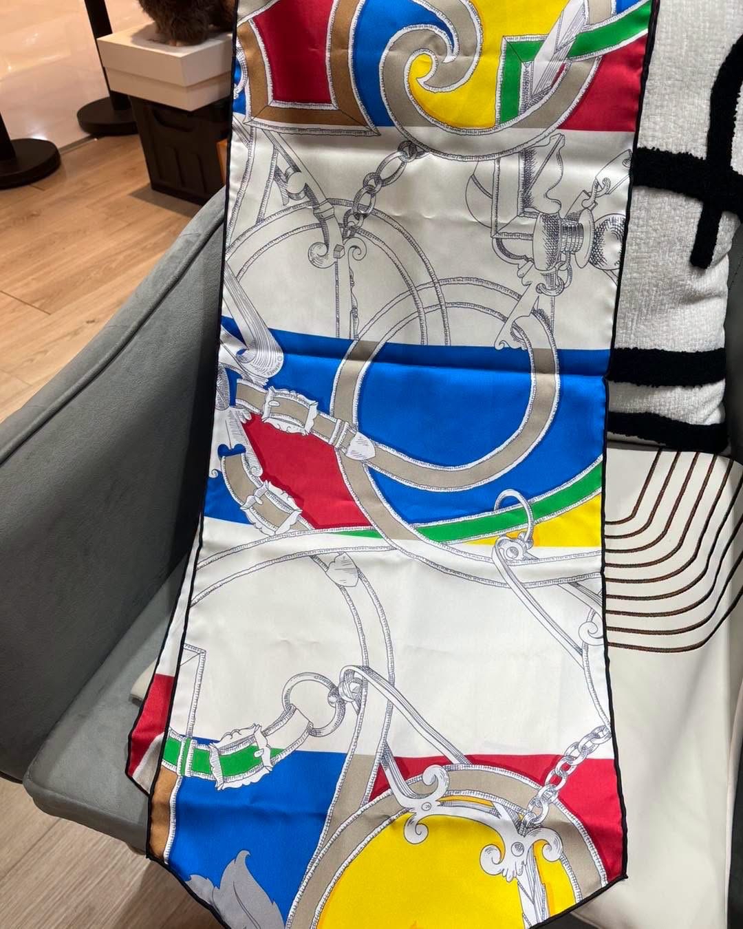 未使用品 Hermes scarf /  maxi twilly silk 100%Authentic, unused 未使用品