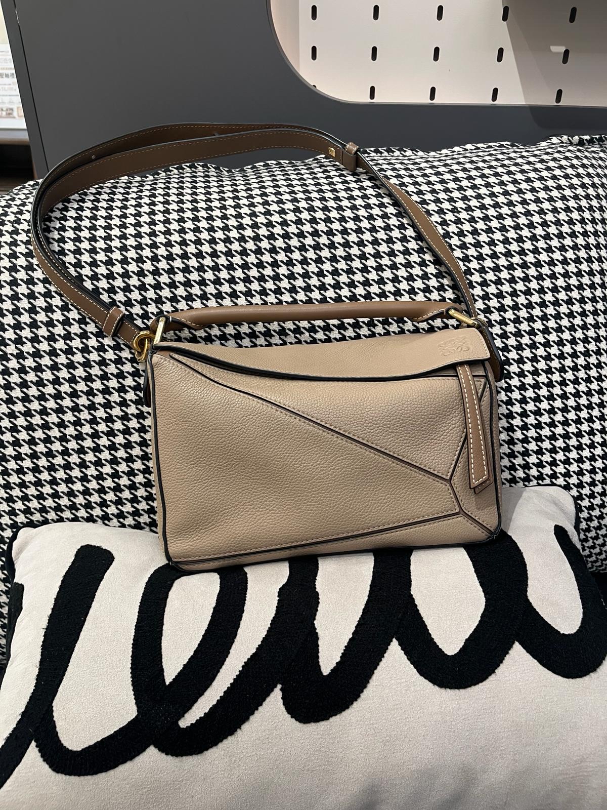 Loewe Puzzle Small Sand 100%Authentic, 98%New ✅Dust bag