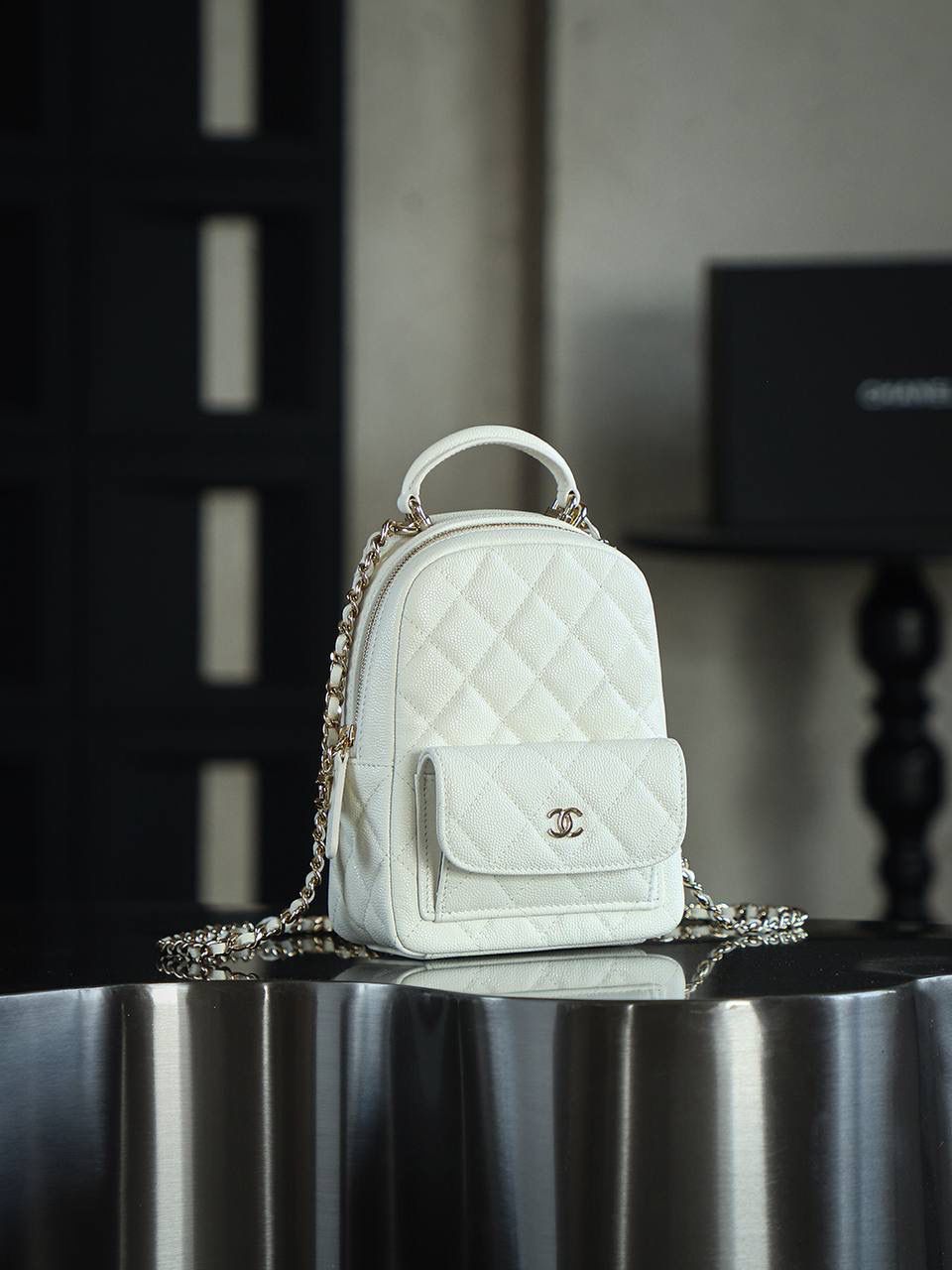 24C迷你書包鑒定版 👜 一包一碼 支持全球鑒定查驗身份證原廠專G Haas皮料過關清單資料可査詢 Chane*25C迷你雙肩背包 雖然小 但非常實用能雙肩能單肩小書包 五金：全鋼金扣 皮料：Haas中球牛皮 尺寸：18*13*9cm