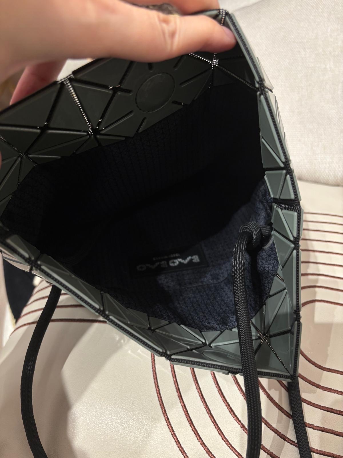 Issey Miyake Bao Bao Crossbody Bag 100%Authentic, 98%New ✅Dust bag