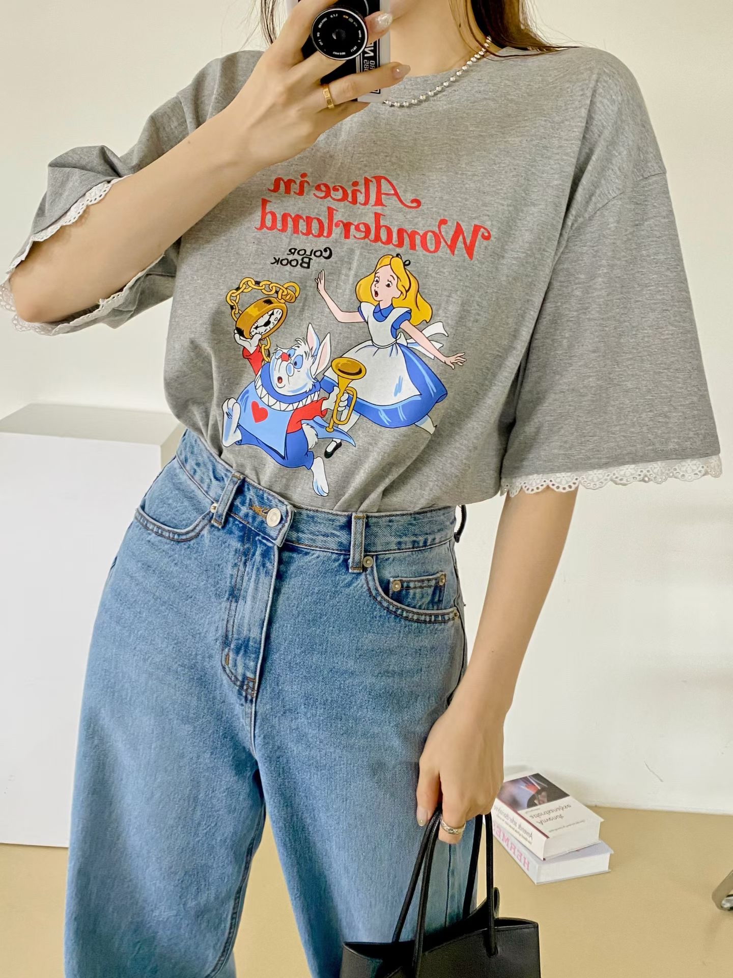 NB10 Alice in wonderland Tee 