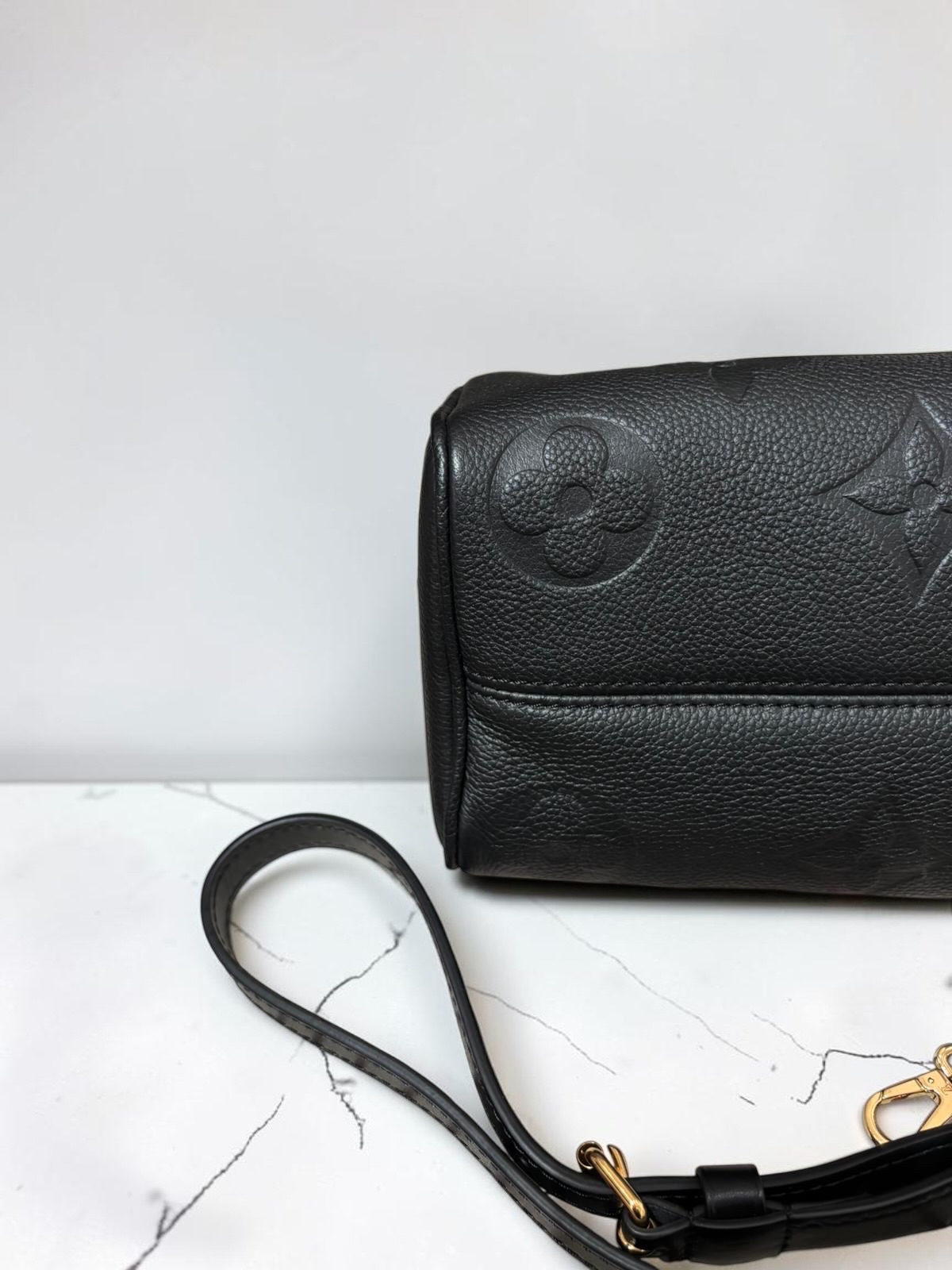 Lv Speedy 20 Bandoulière 20 M58953 Monogram Empreinte黑色粒面皮革 100%Authentic, 98%New ✅Key Lock ✅Dust bag