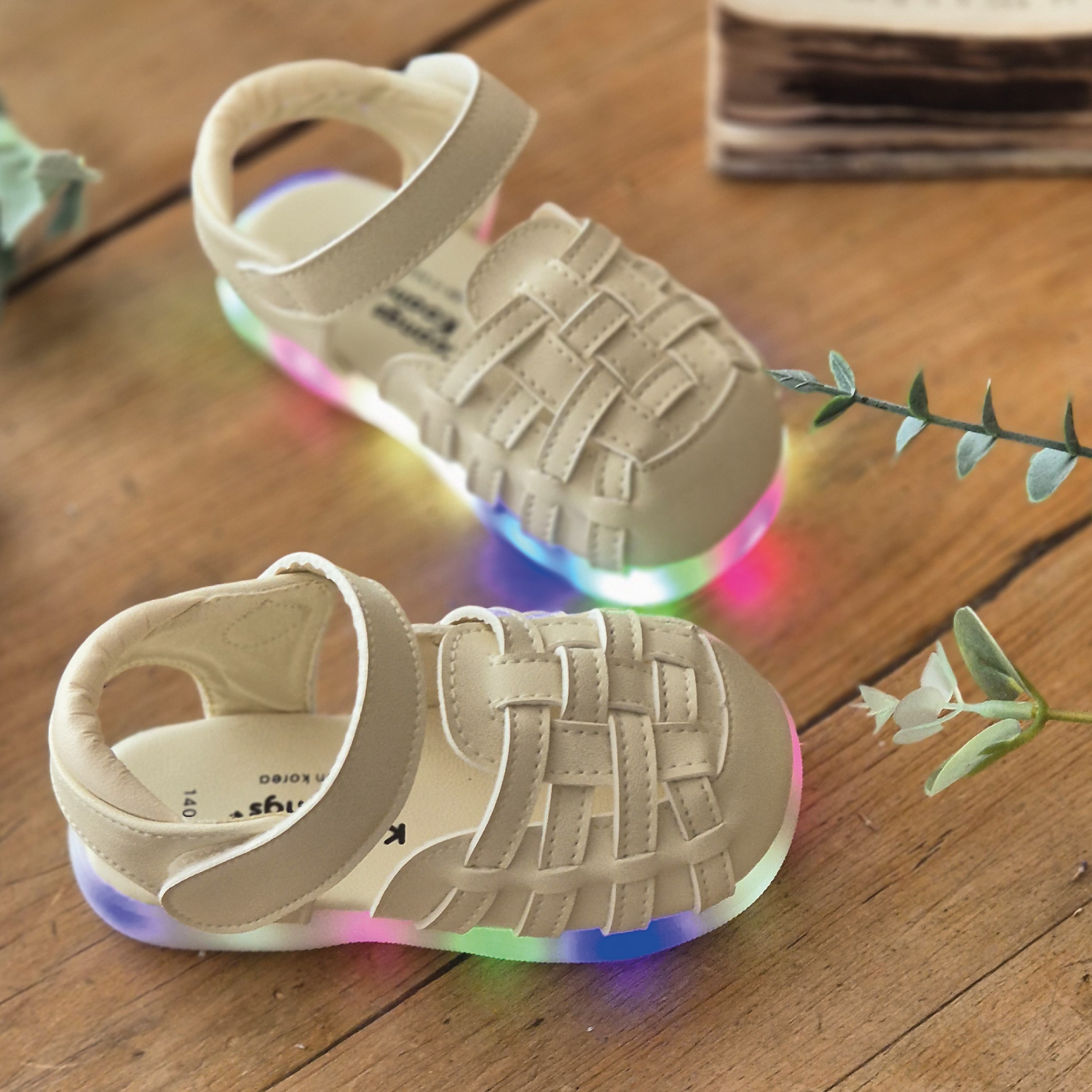 Koongs Koongs Lyon LED Sandals（Beige）
