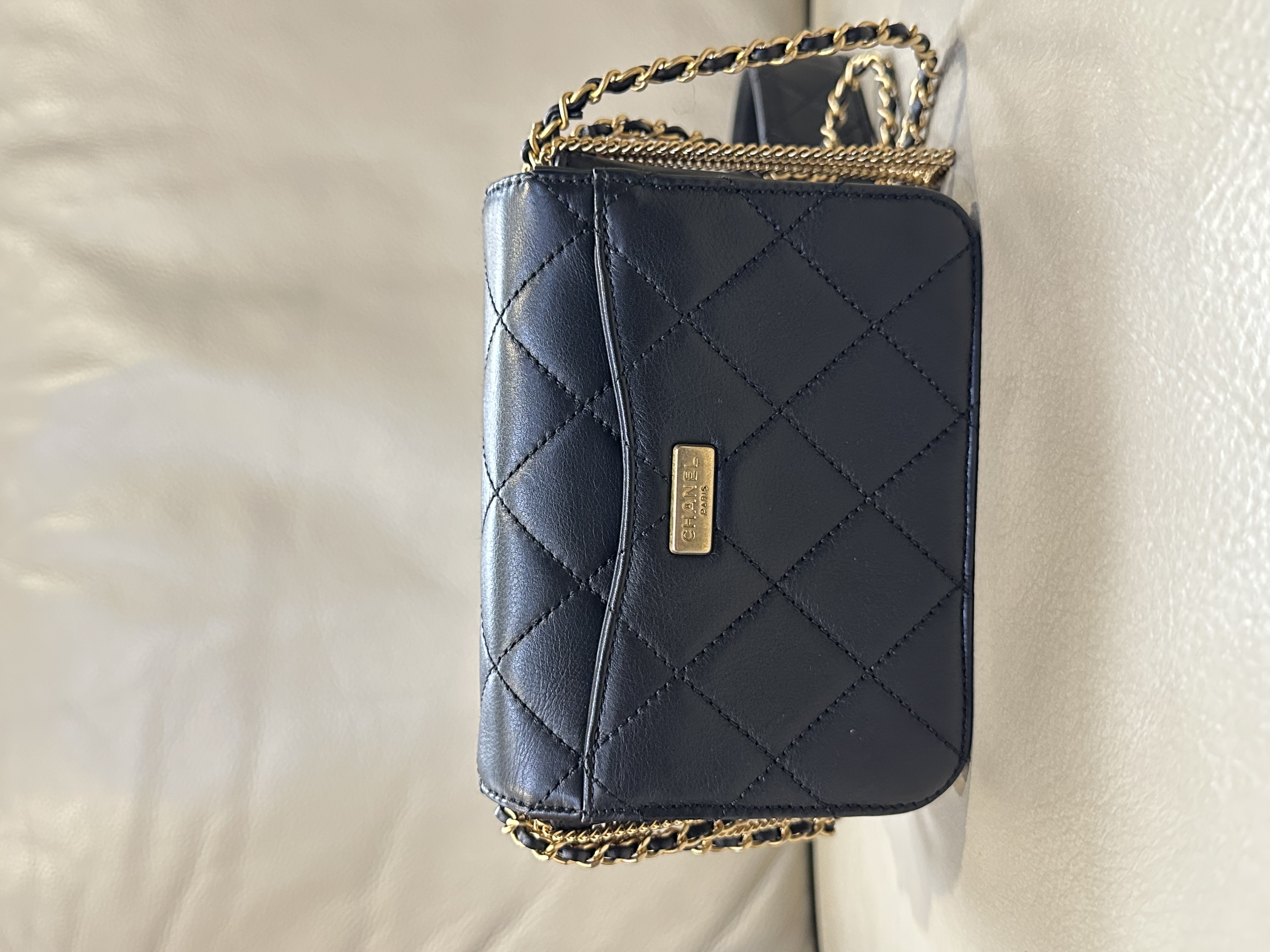 Pre-owned Chanel Quilted Lambskin Multiple Chain Flap Bag / Product Code: 25040506