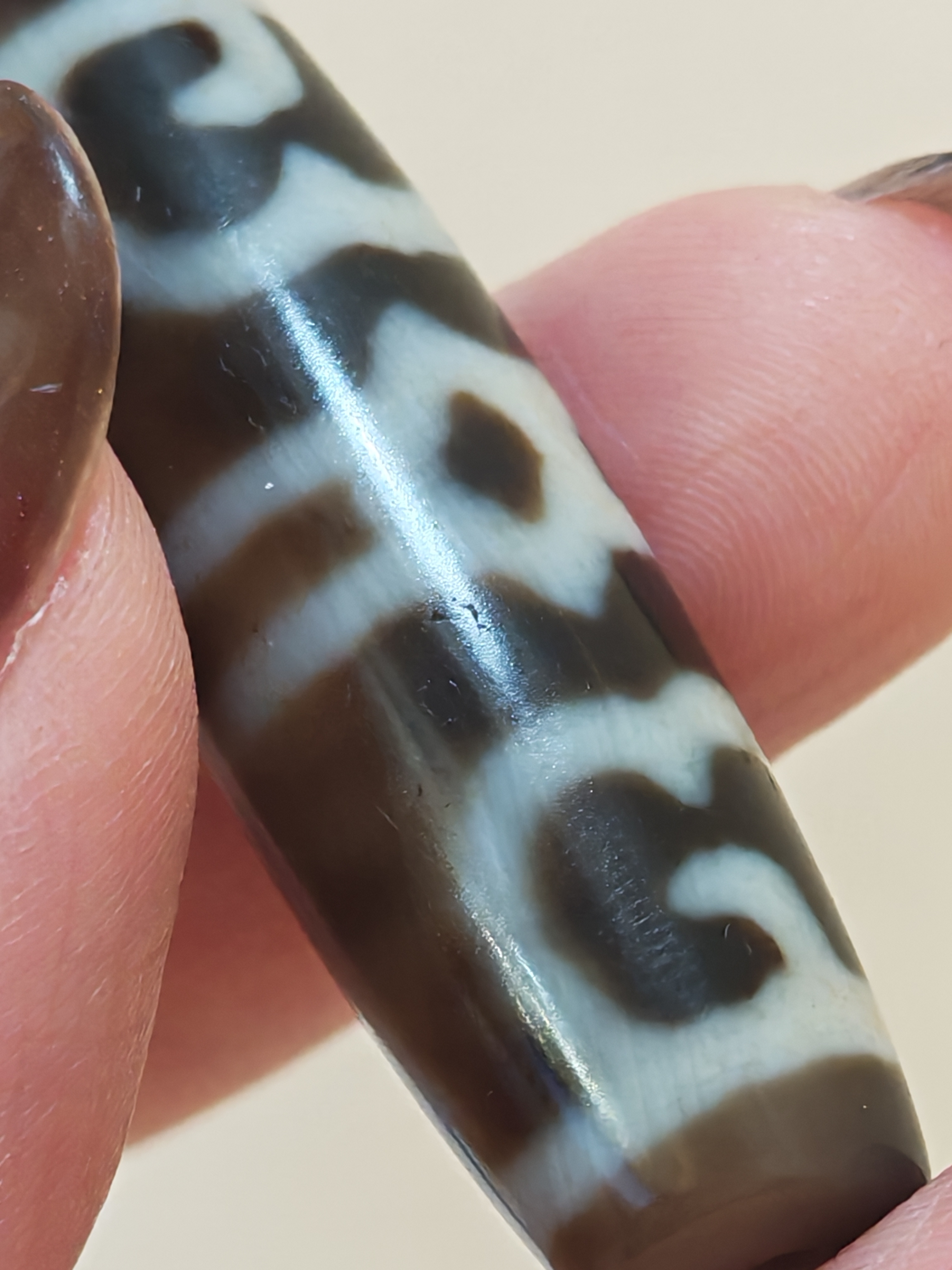 「黑白蓮師法帽天珠」26021