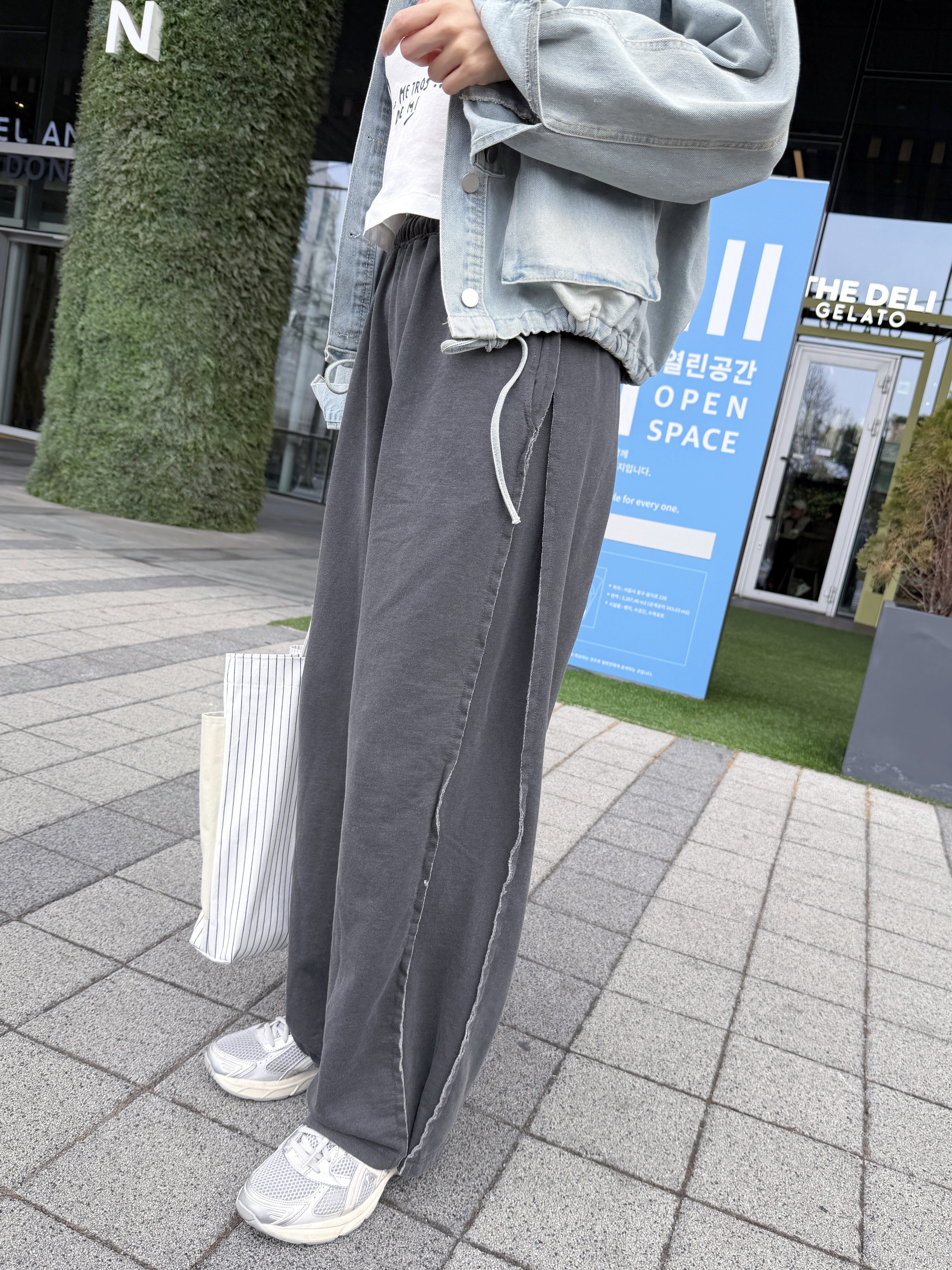 Carol自留"超薄洗水灰褲"