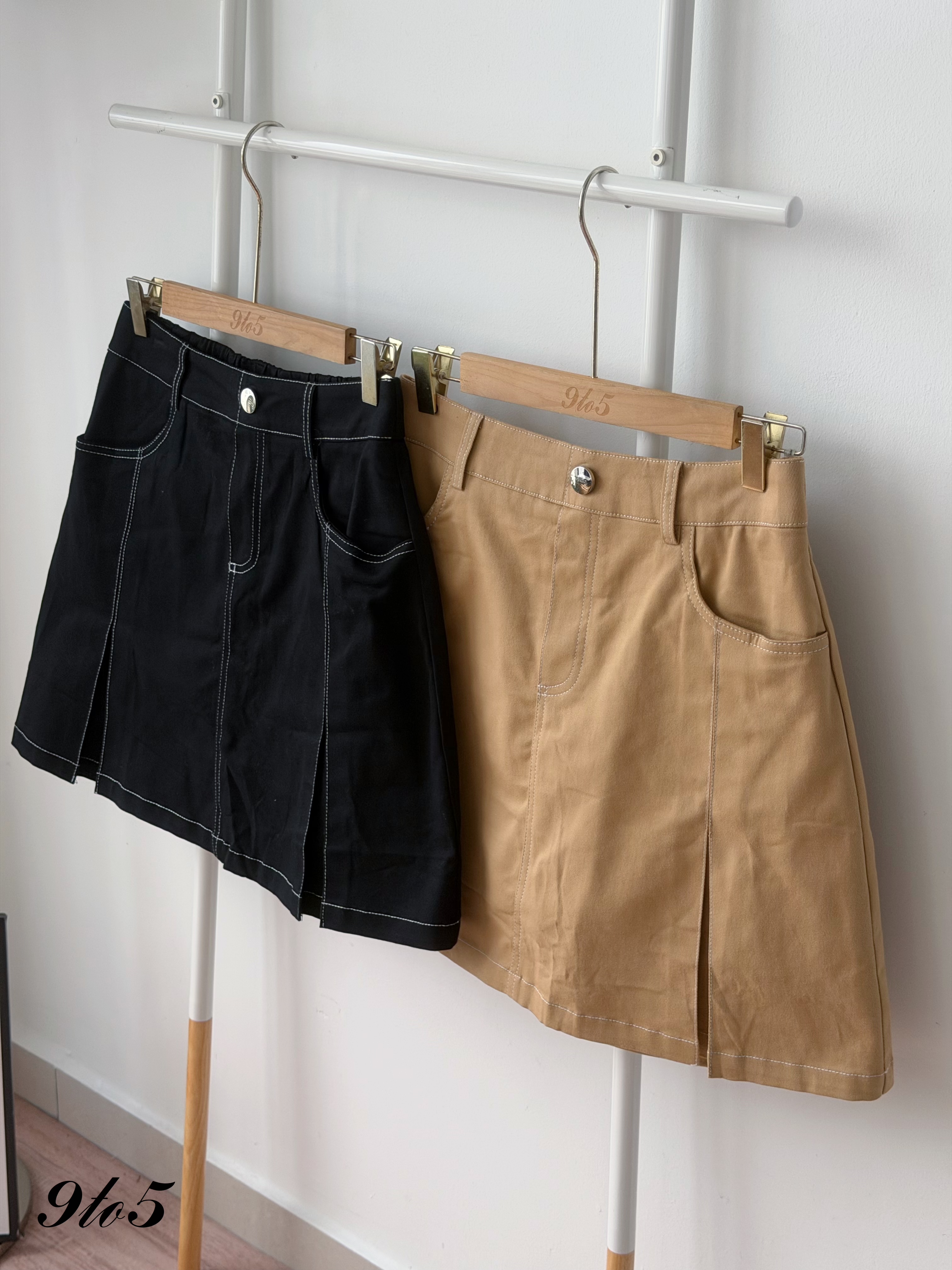 S2031 A Line Short Pleated Skirt - Black & Khaki