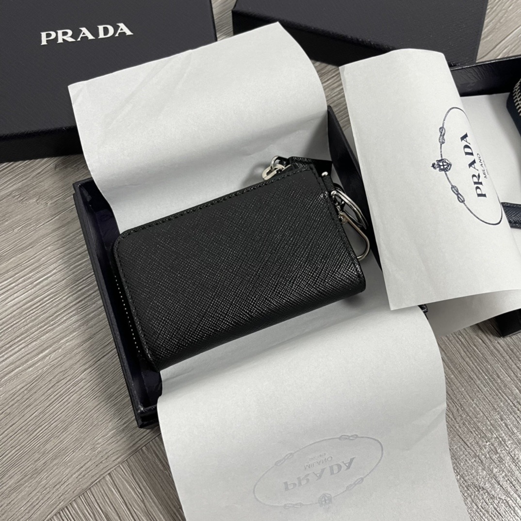 0524 PRA**DA Saffiano 皮革鑰匙扣掛飾/散紙包 連專櫃禮盒⭕正品級⭕7月頭