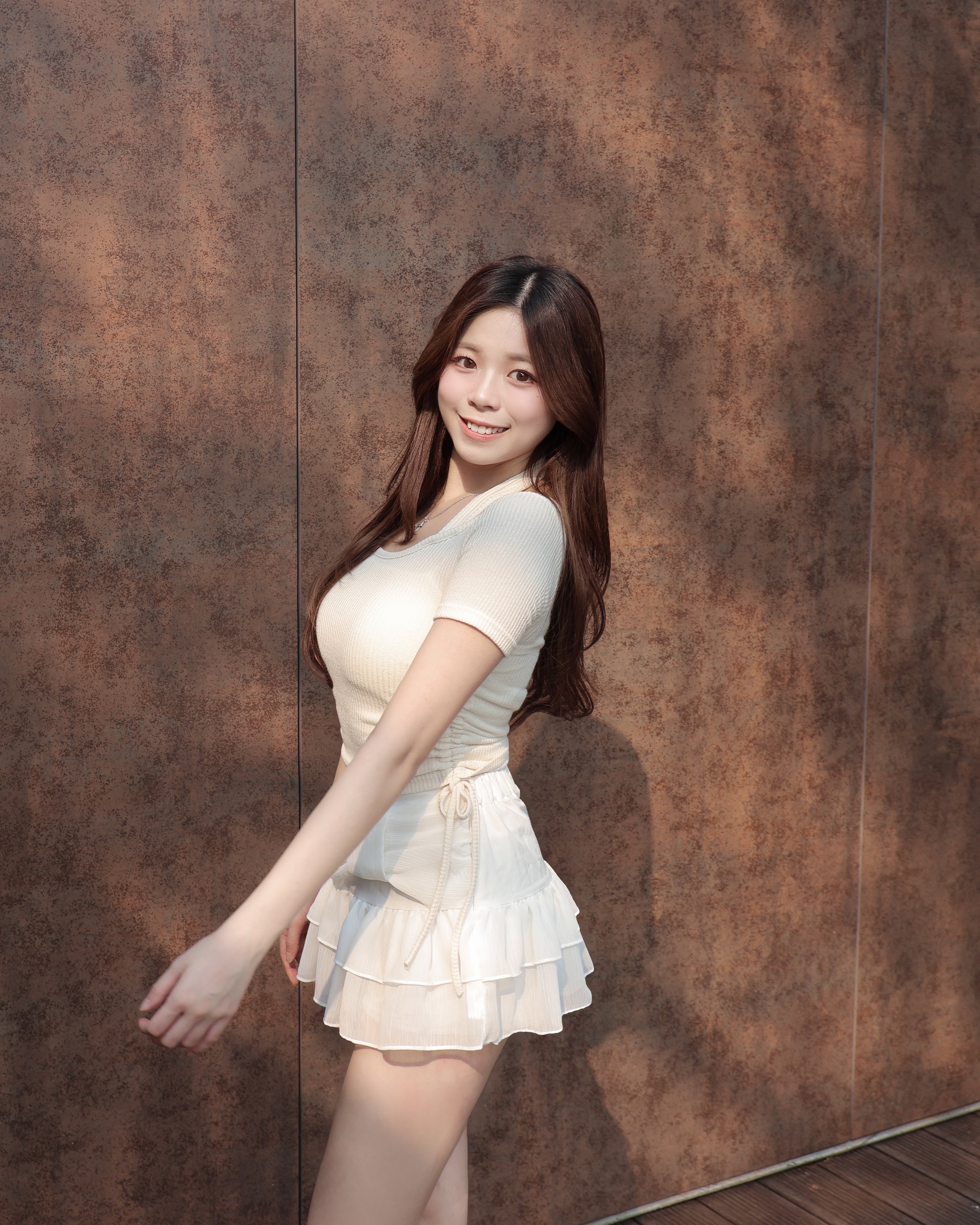 【 $𝟗𝟗 𝑷𝒊𝒄𝒌!🧸 | 🤎 超顯身材～歐美風！突出S-LINE兩側綁帶掛頸上衣ᥫ᭡.】 Cool With You Top(四色入)