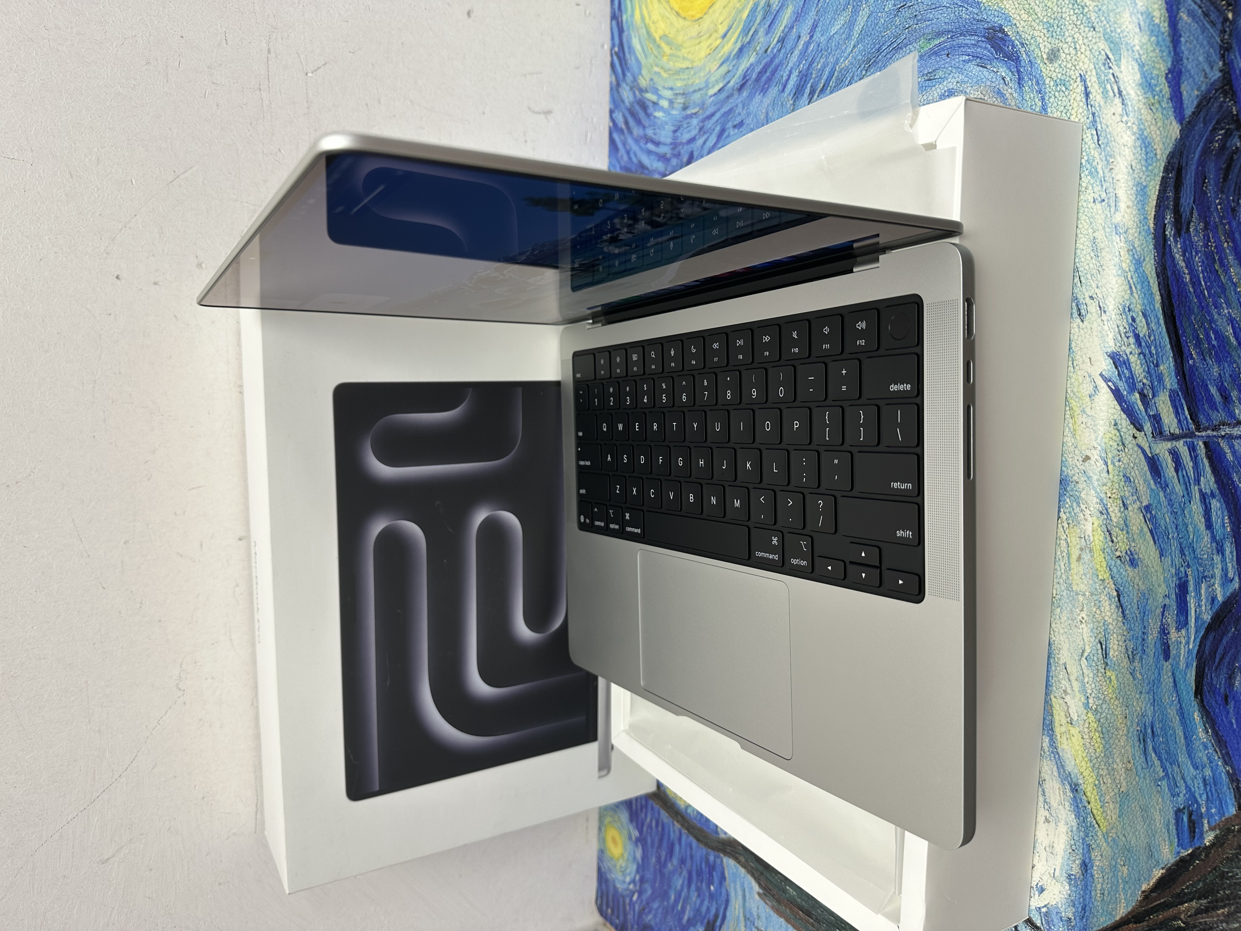 #6181 全新質素 APPLE  MacBook Pro M5 2025 M5 CPU/16GB Ram/1TB SSD/10核心GPU/Liquid Retina XDR Mon/14吋/銀色/Gaming Laptop / Notebook / as new / Netflix /Movie / MacbookPro / Pro M5
