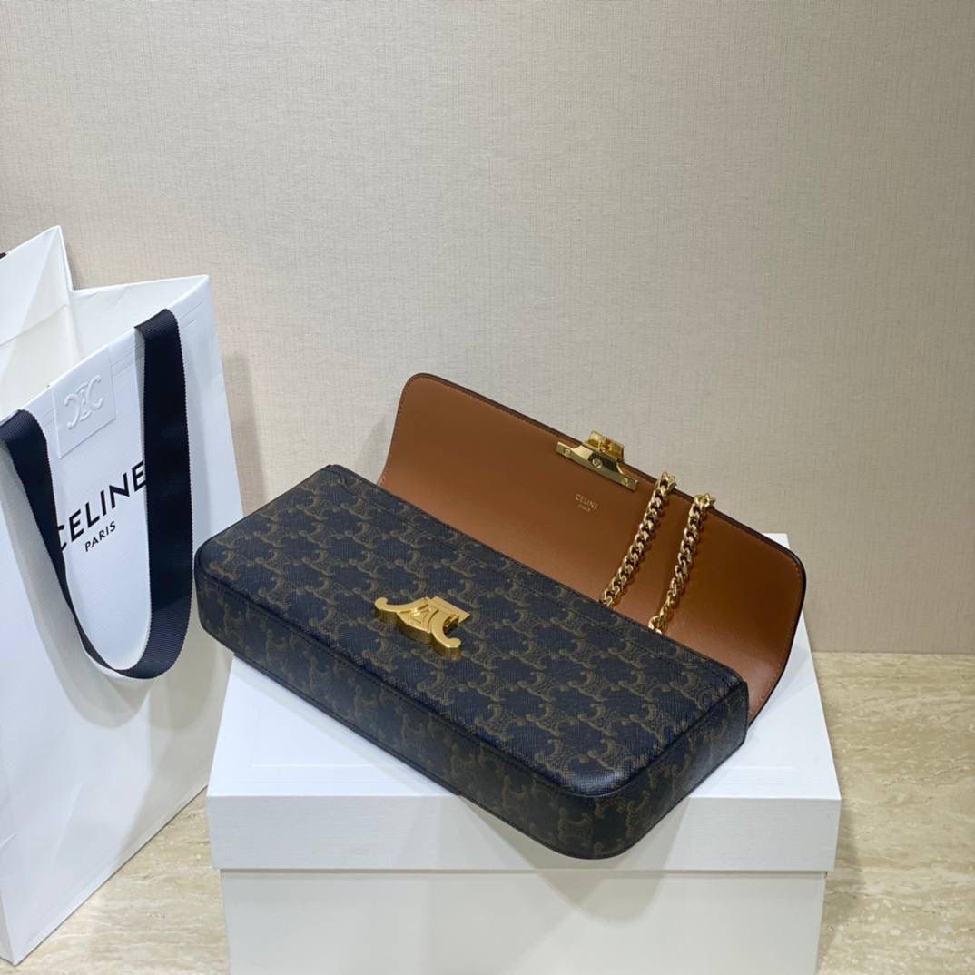 🔥大货实拍图 𝗖𝗘𝗟𝗜𝗡𝗘♥标志印花链条包 型号：197412 尺寸：33*13*5cm