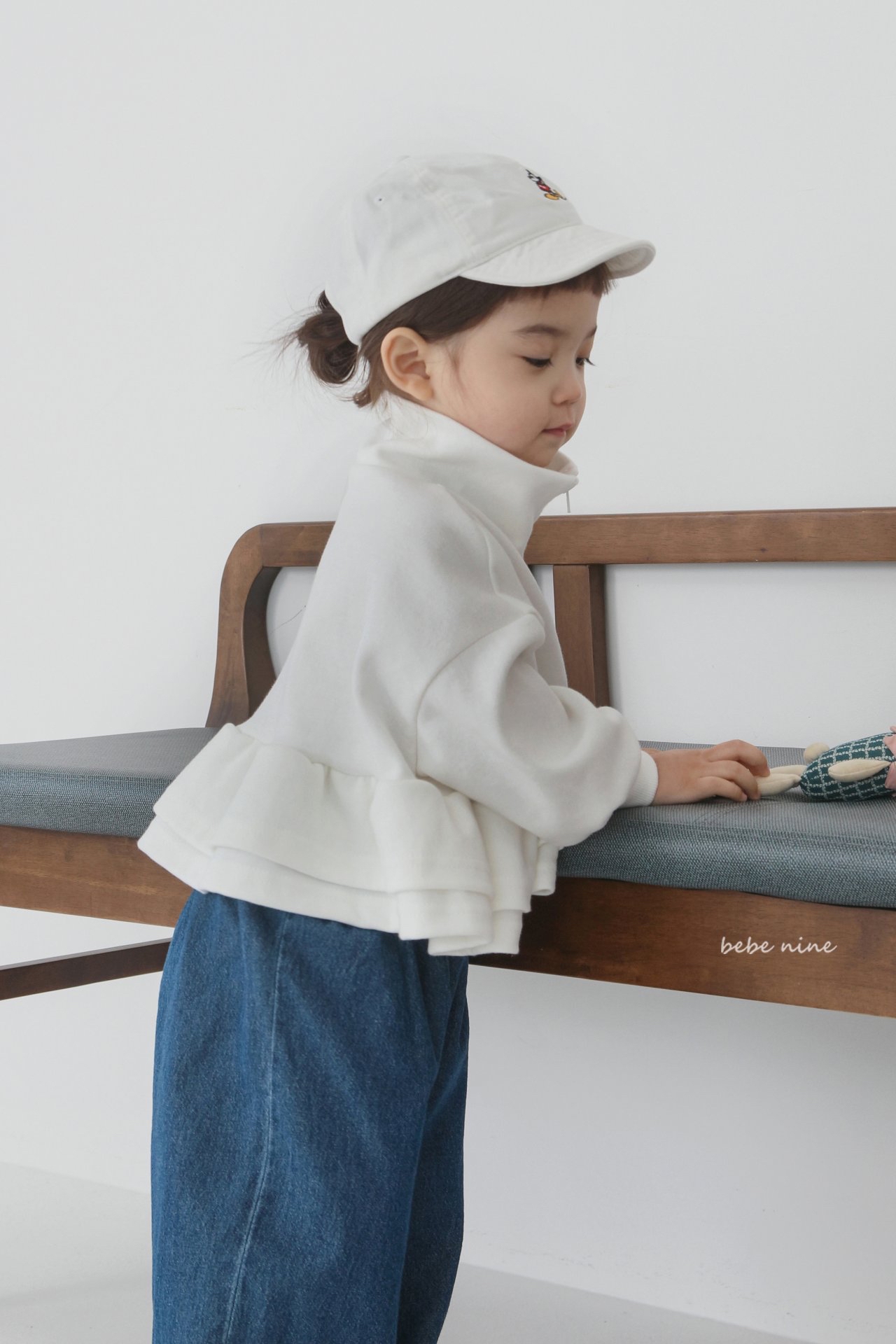 🌸預訂 韓國直送🌸🇰🇷Bebenine三色荷葉花邊下擺高領拉鍊外套