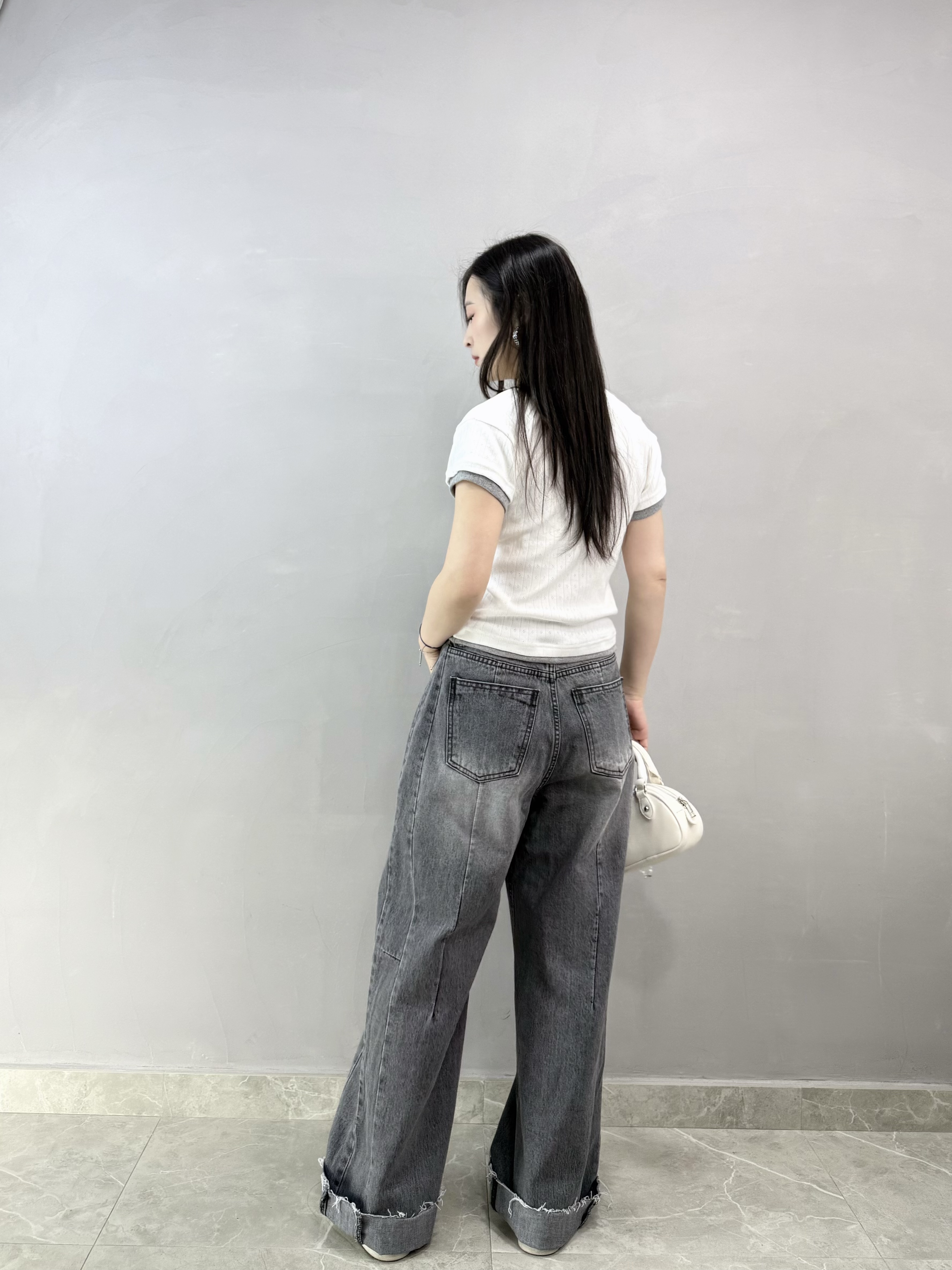 K85 洗水灰剪腳牛仔褲